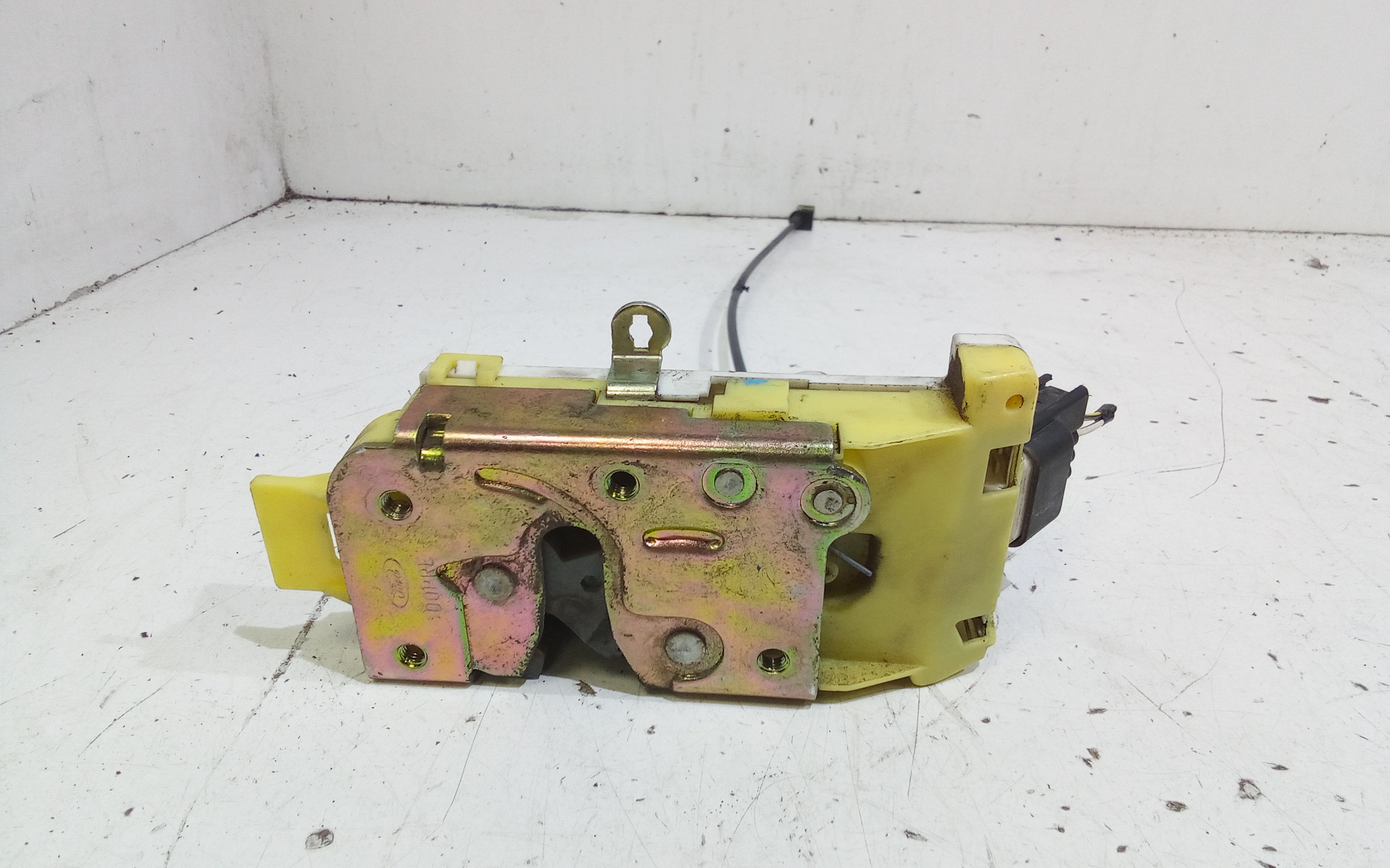 Serratura Anteriore Sinistra per Ford Focus Berlina 3 Serie (2004 - 2008)