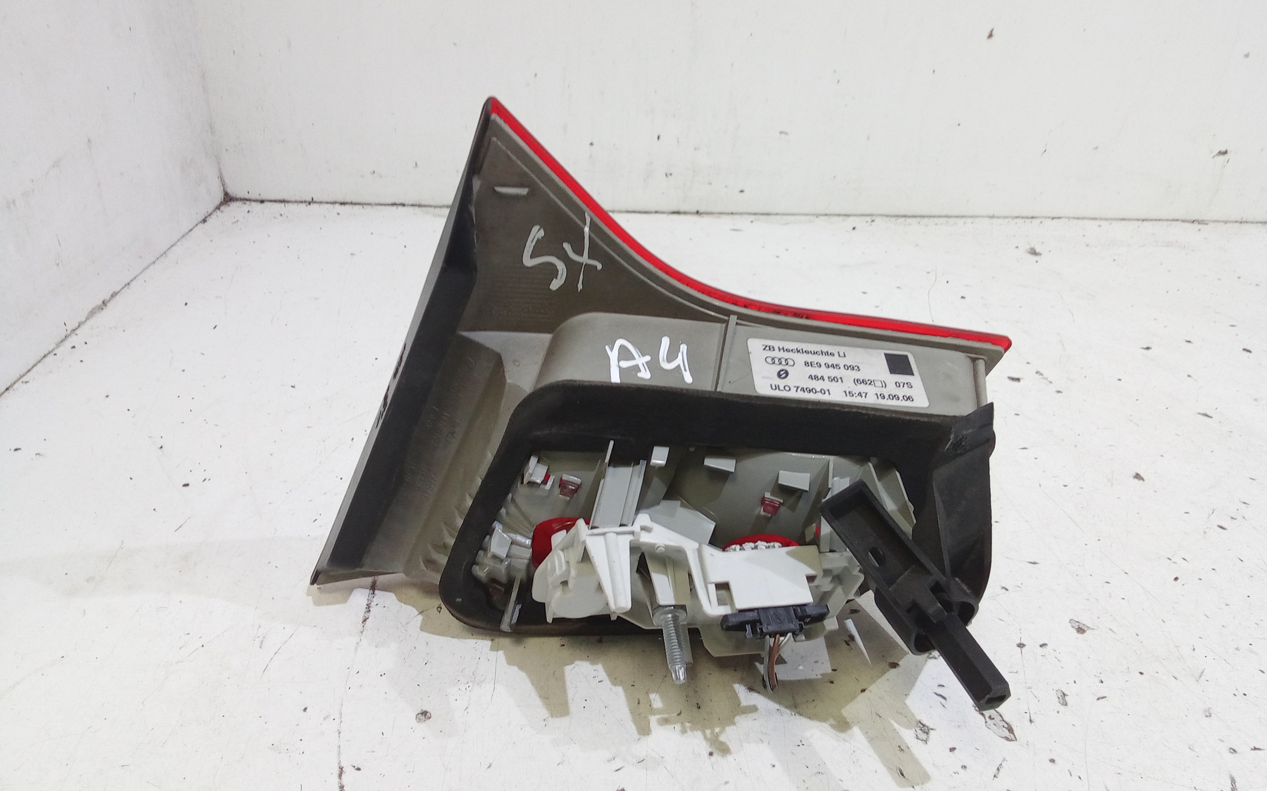 Stop Posteriore Sinistro Integrato nel Portello per Audi A4 Avant (8ed) (04>08) (2004 - 2008)