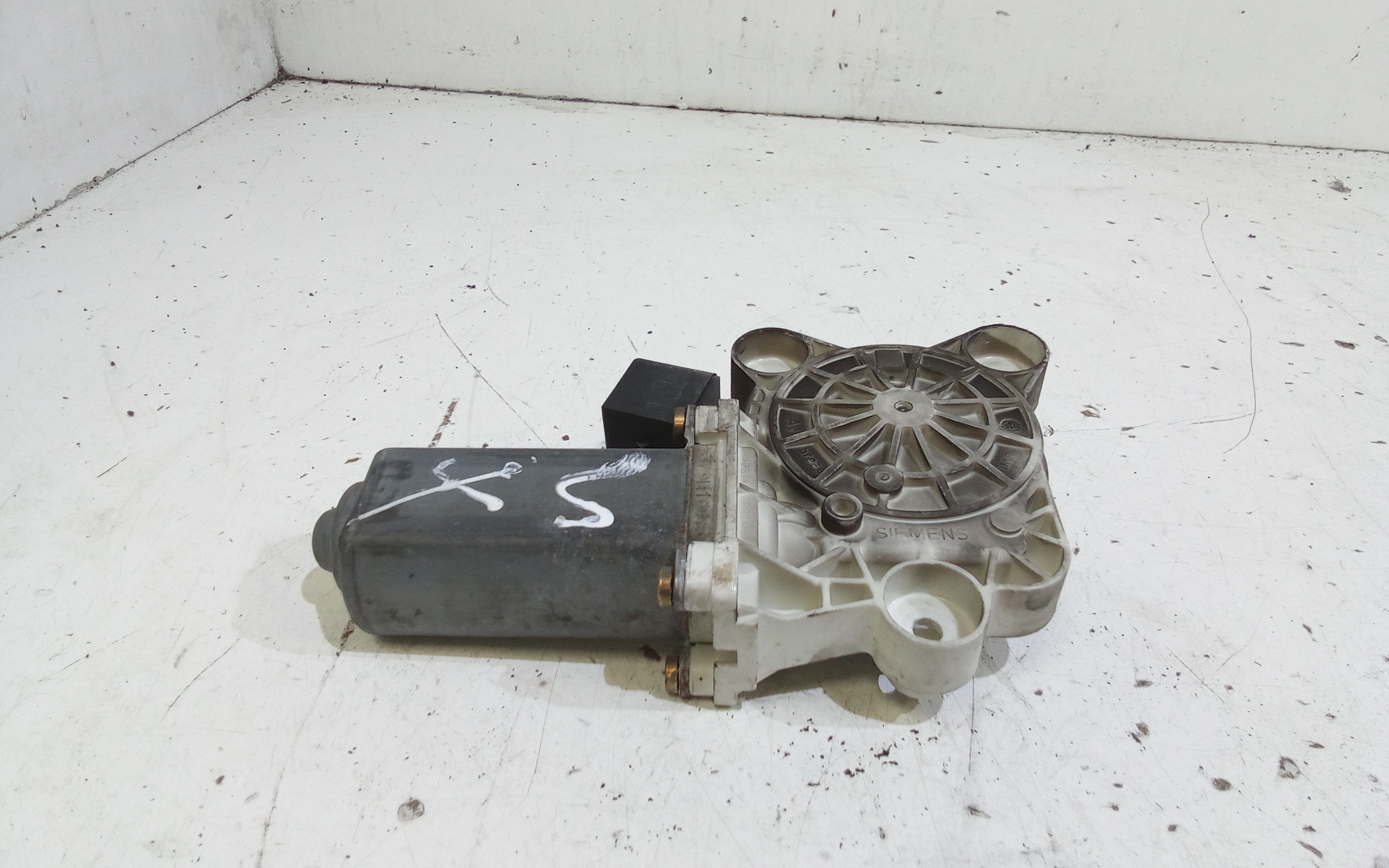 Motorino Alzavetro anteriore Sinistro per Mercedes Classe C Sport Coup W203 (2000 - 2008)