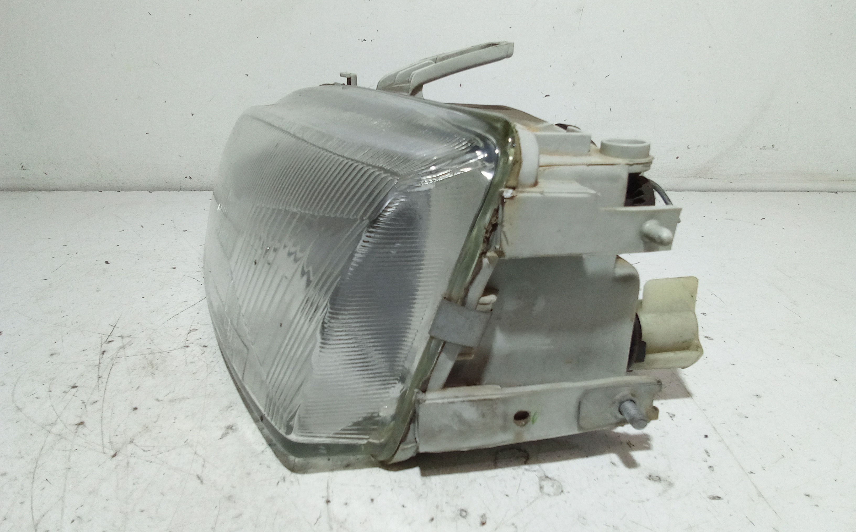 Cornice faro anteriore SX guida per Fiat Punto Berlina 3p (1993 - 1999)