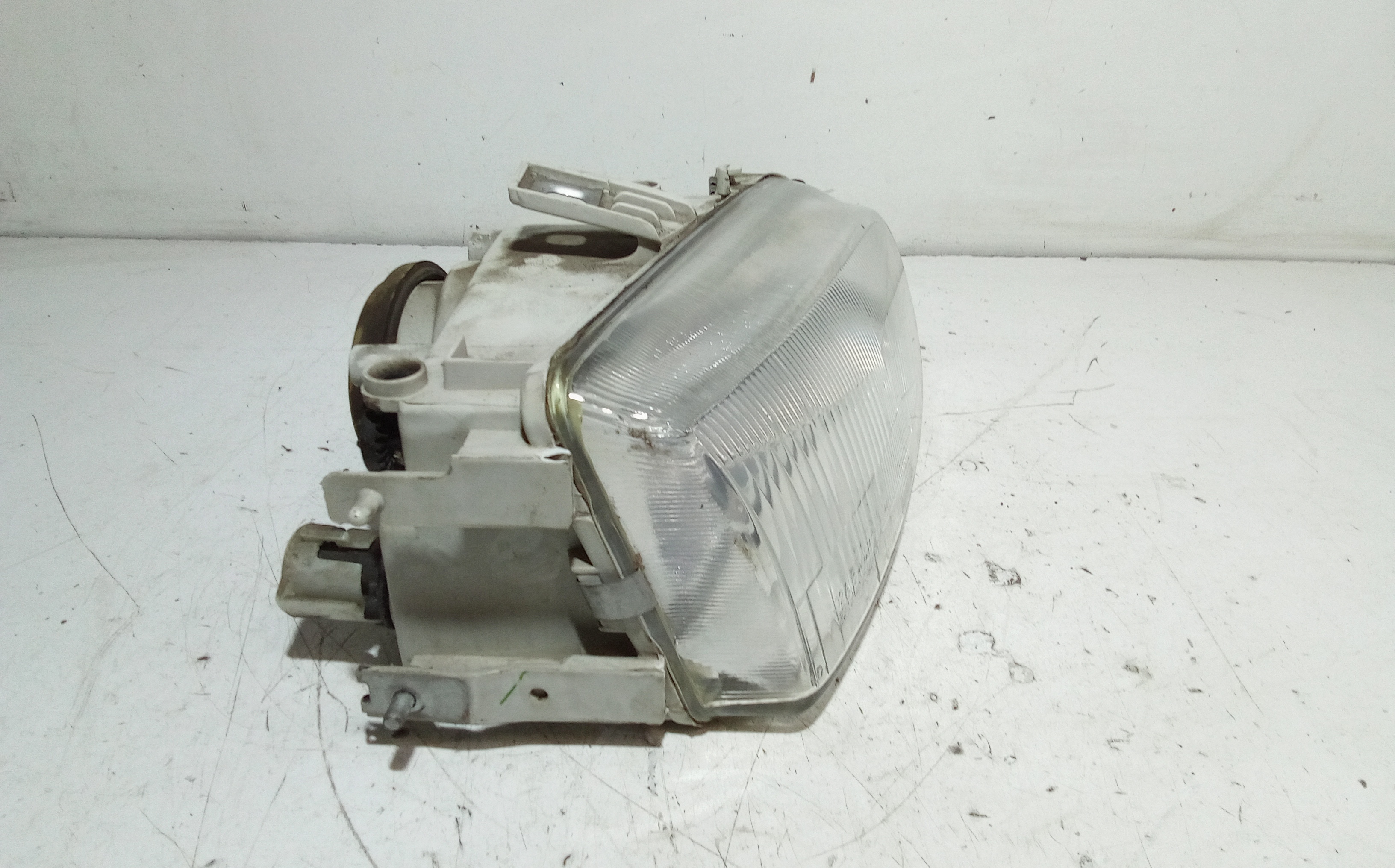Faro anteriore Destro Passeggero per Fiat Punto Berlina 3p (1993 - 1999)
