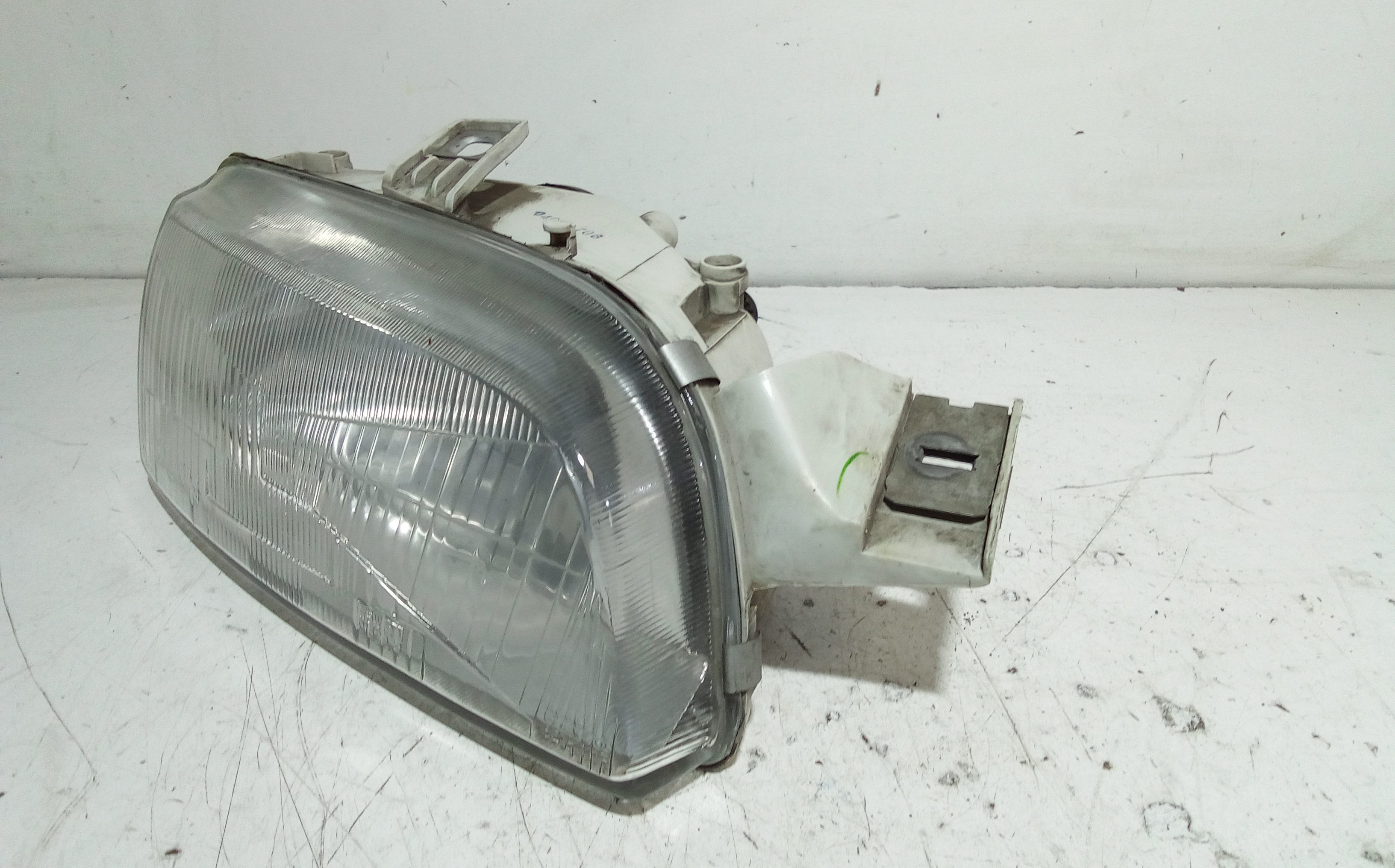 Faro anteriore Destro Passeggero per Fiat Punto Berlina 3p (1993 - 1999)