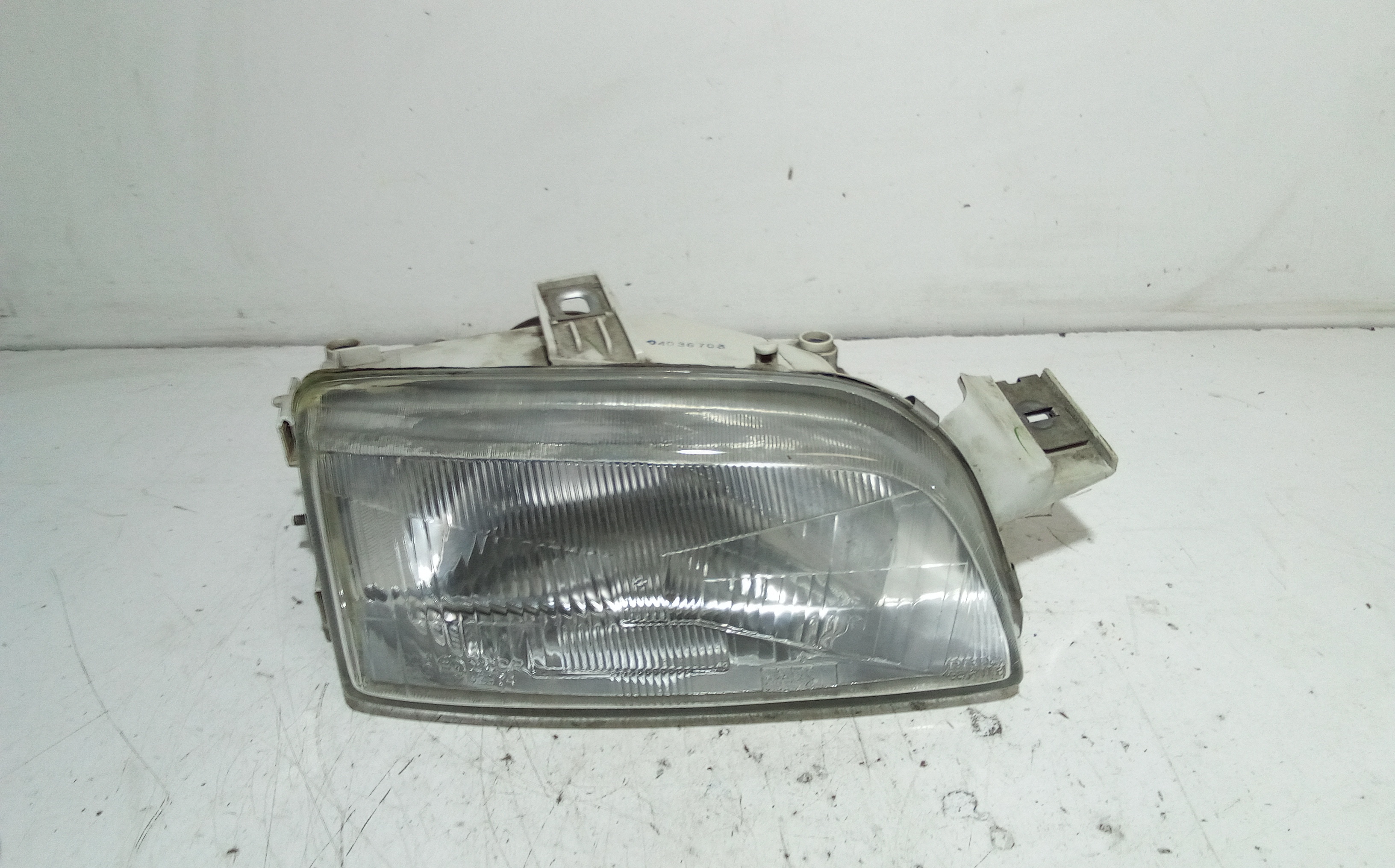 Faro anteriore Destro Passeggero per Fiat Punto Berlina 3p (1993 - 1999)