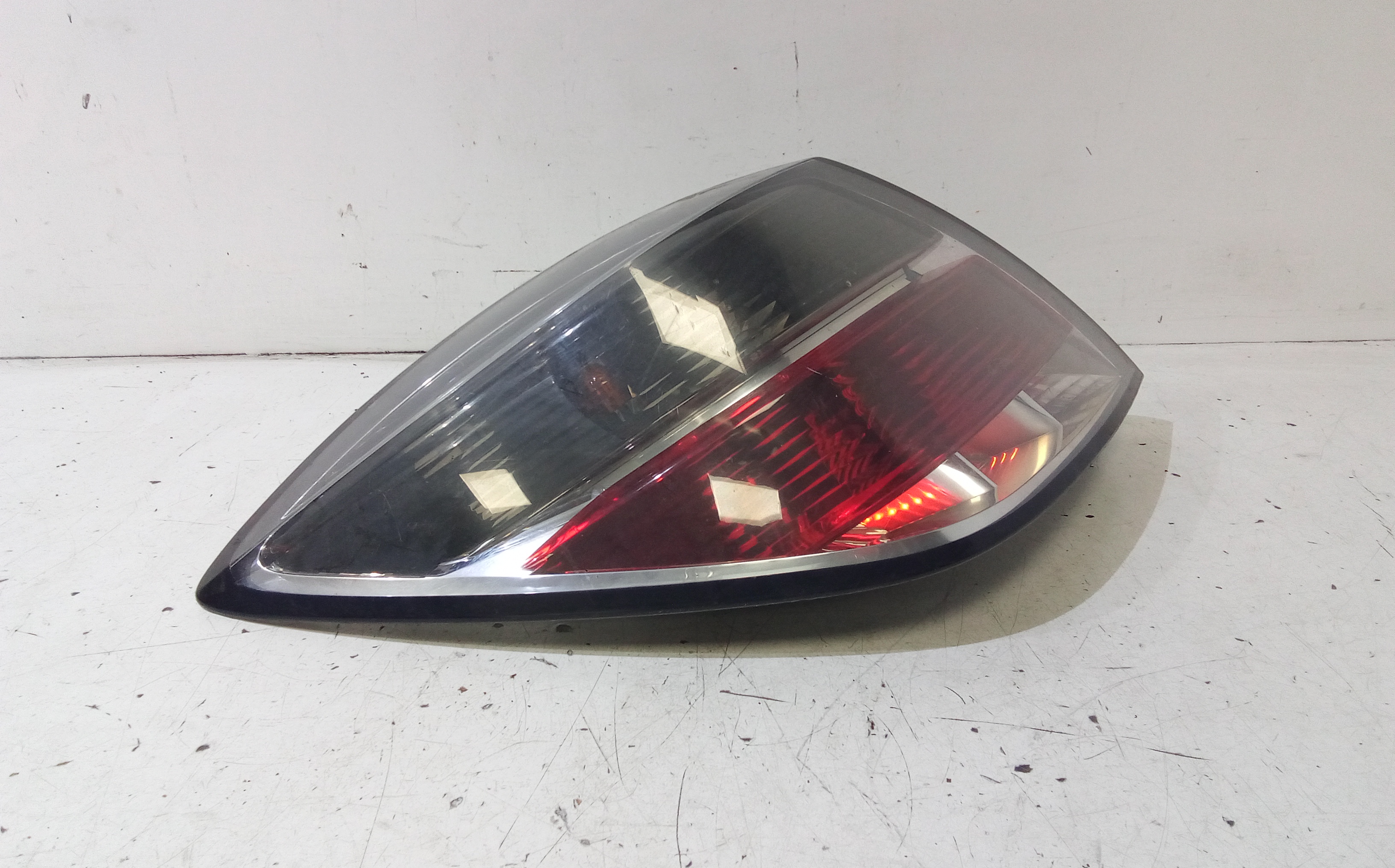 Stop fanale Posteriore sinistro lato Guida per Opel Astra H Berlina (2004 - 2007)