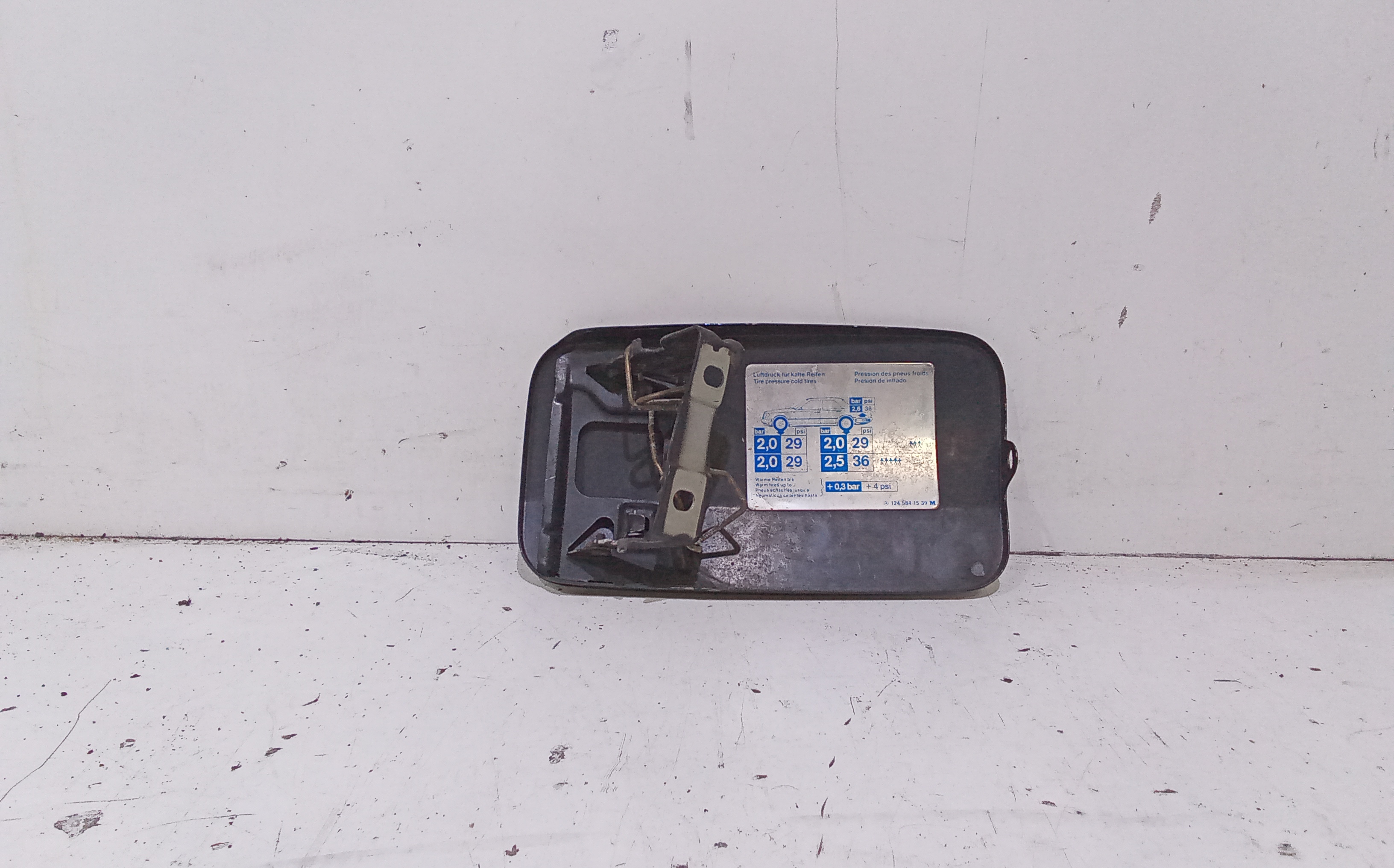 Sportellino Carburante per Mercedes Classe E W124 (1993 - 1997)