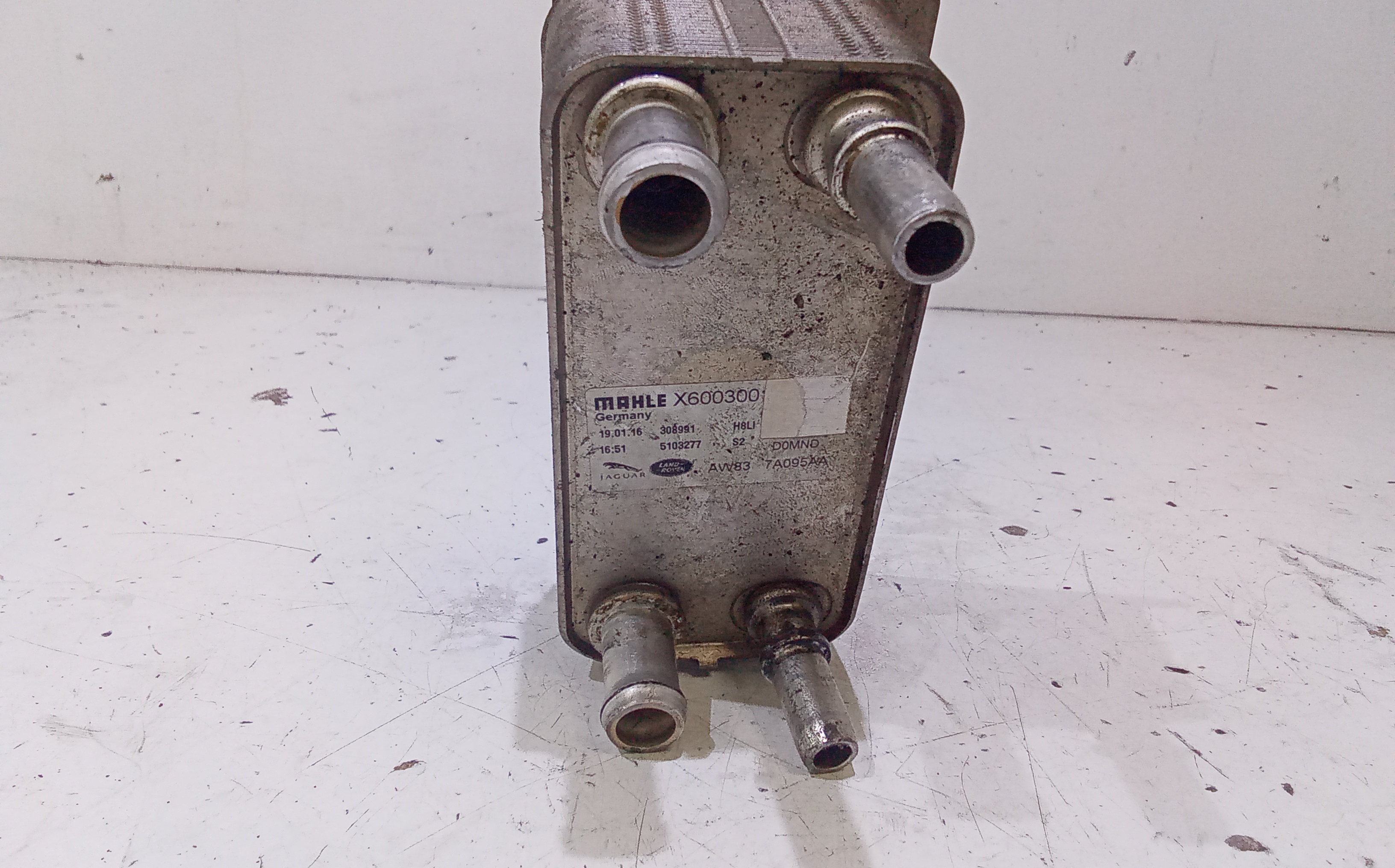 Radiatore olio per Jaguar S-type 3 Serie (2004 - In produzione)