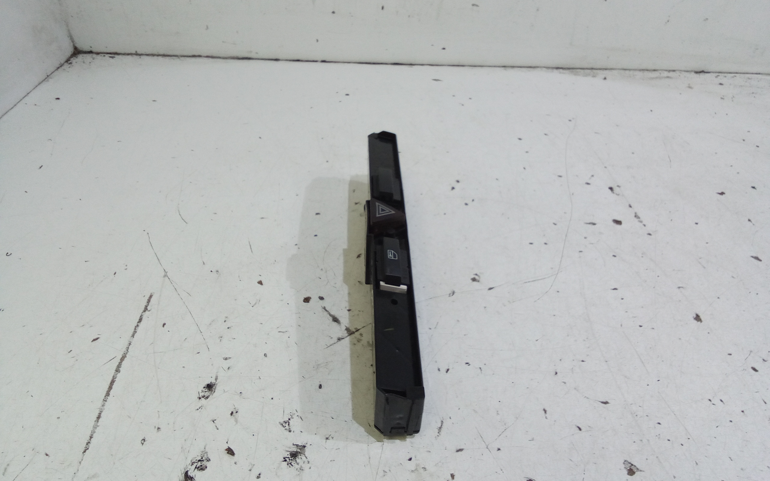 Pulsante luci di emergenza per Opel Zafira B 2 Serie (2008 - In produzione)