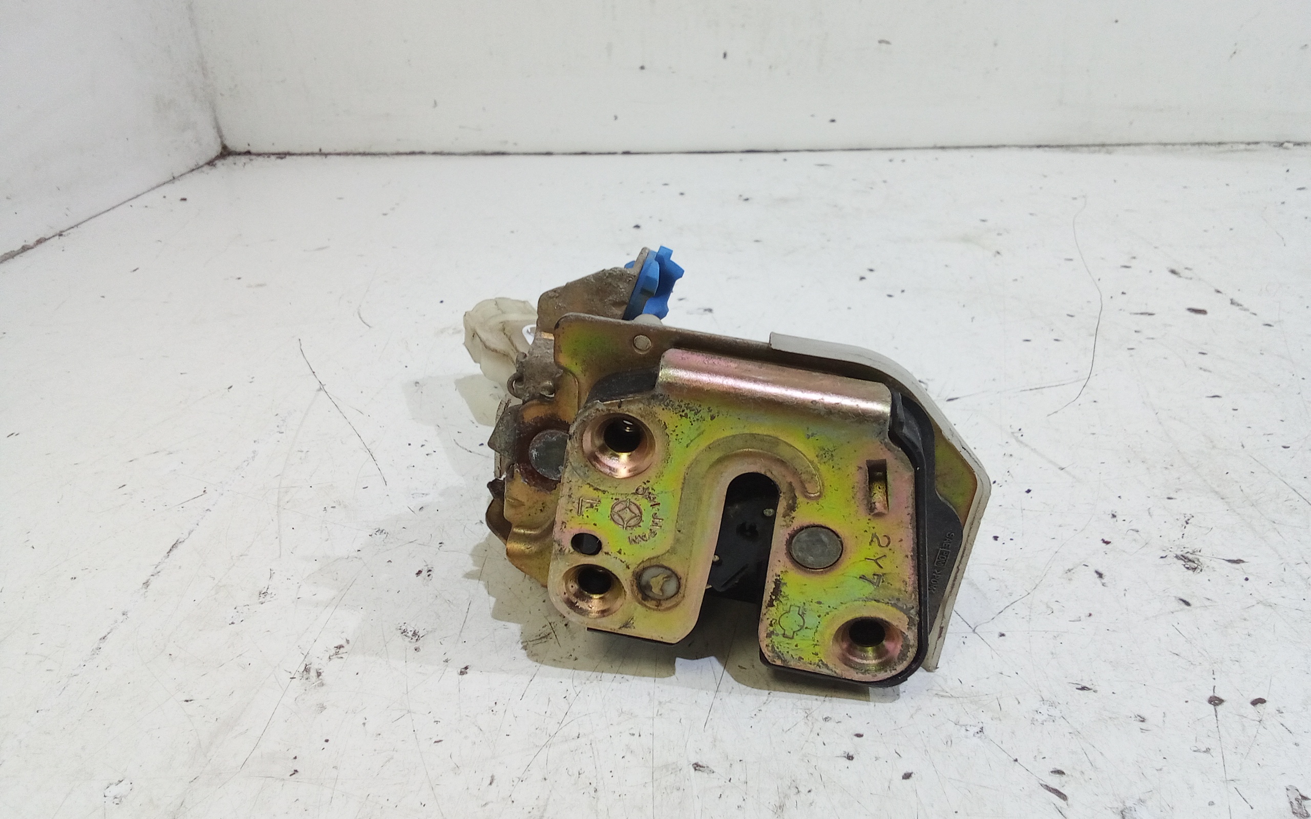 Serratura Anteriore Sinistra per Nissan X-trail 1 Serie (2001 - 2007)