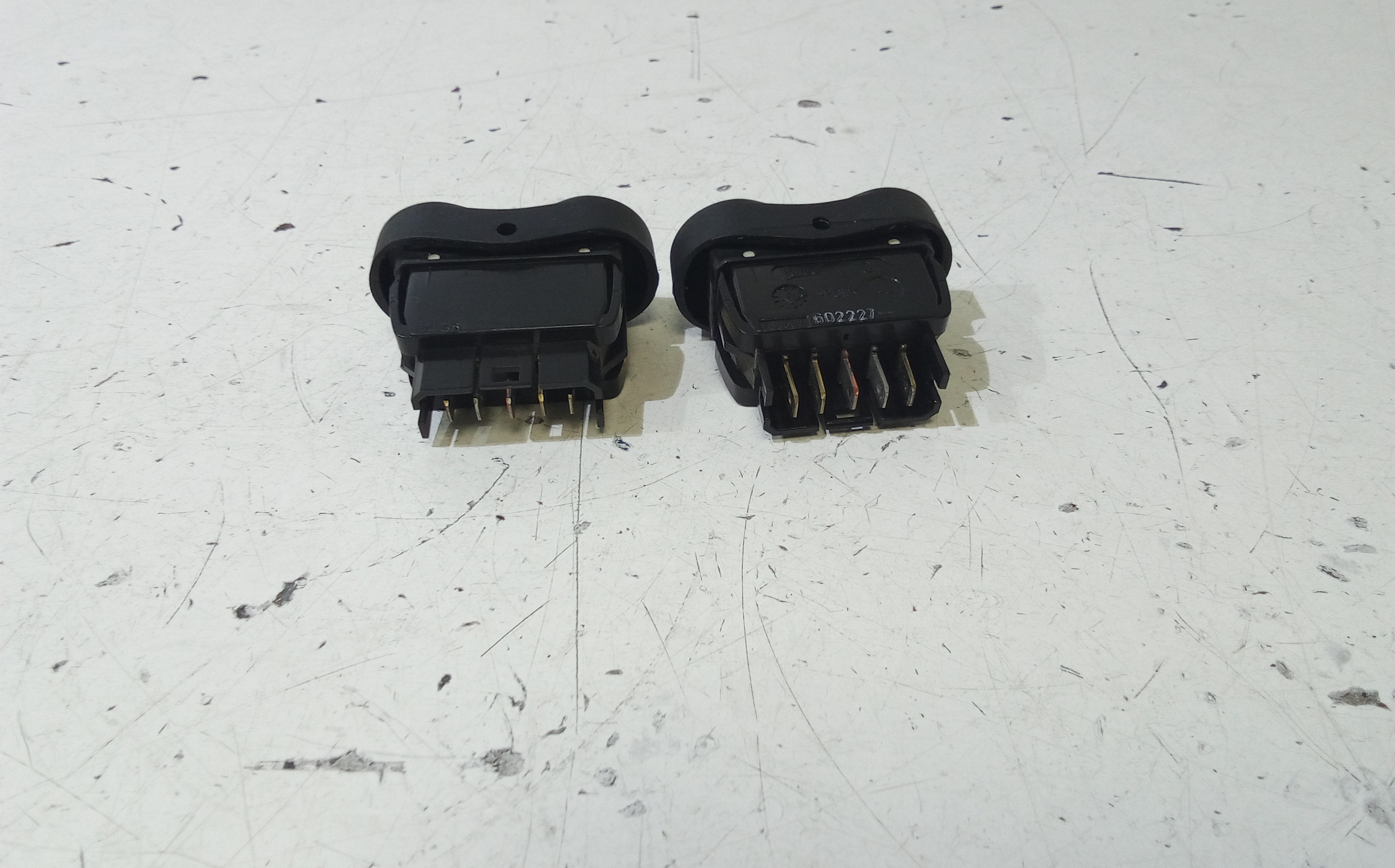 Pulsantiera alzavetri centrale per Dacia Sandero 1 Serie (2008 - 2012)