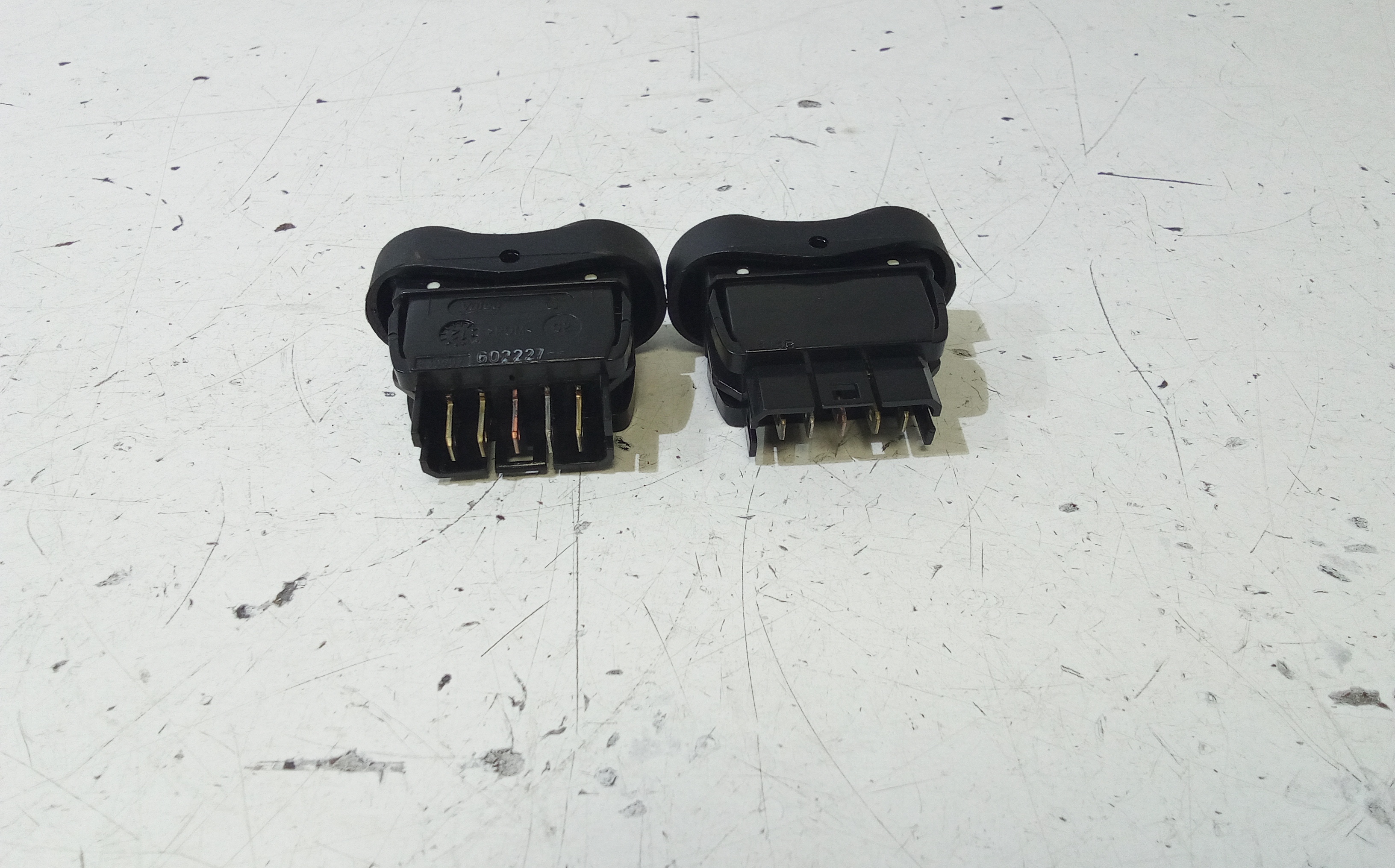 Pulsantiera alzavetri centrale per Dacia Sandero 1 Serie (2008 - 2012)