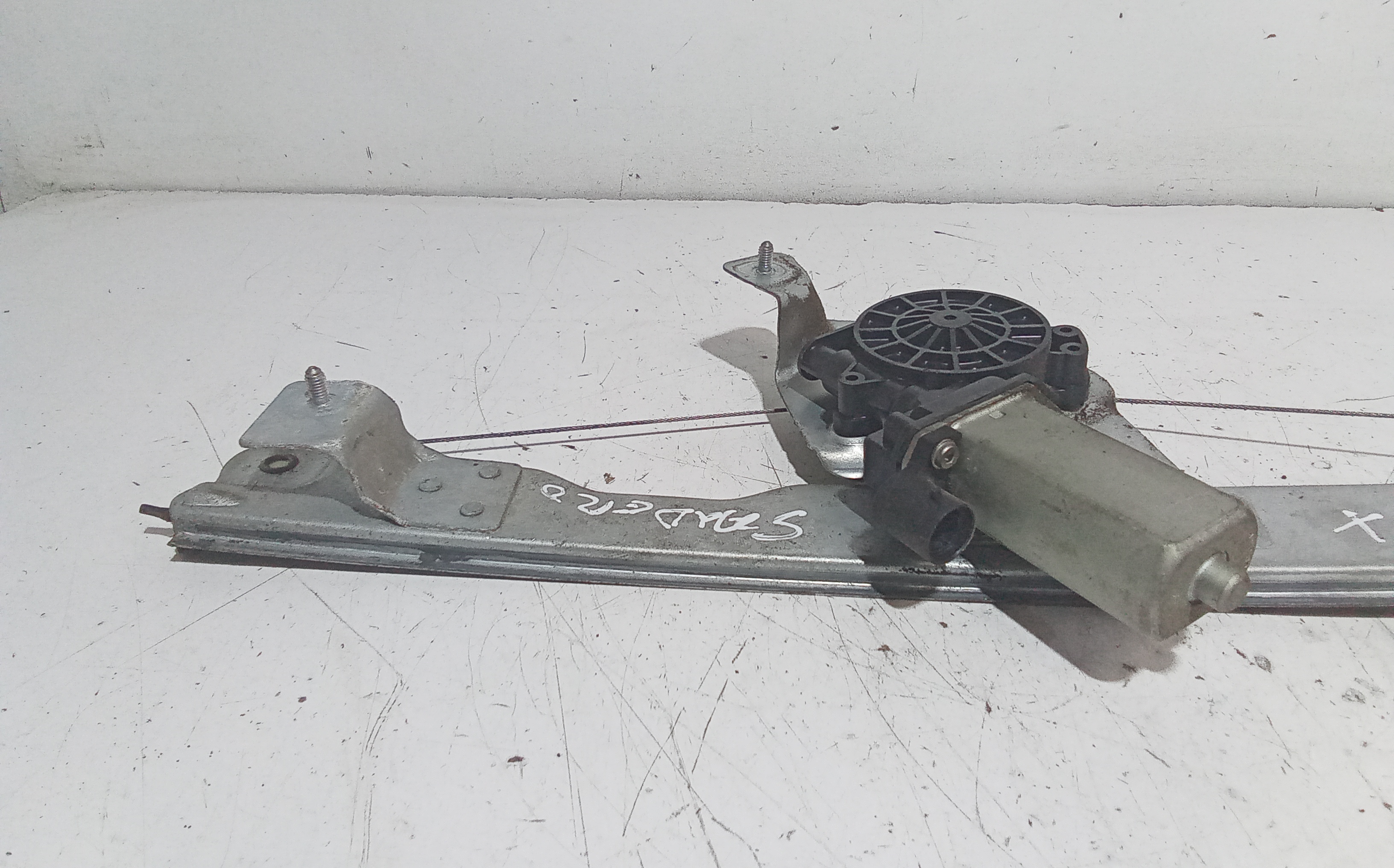 Cremagliera anteriore sinistra Guida per Dacia Sandero 1 Serie (2008 - 2012)