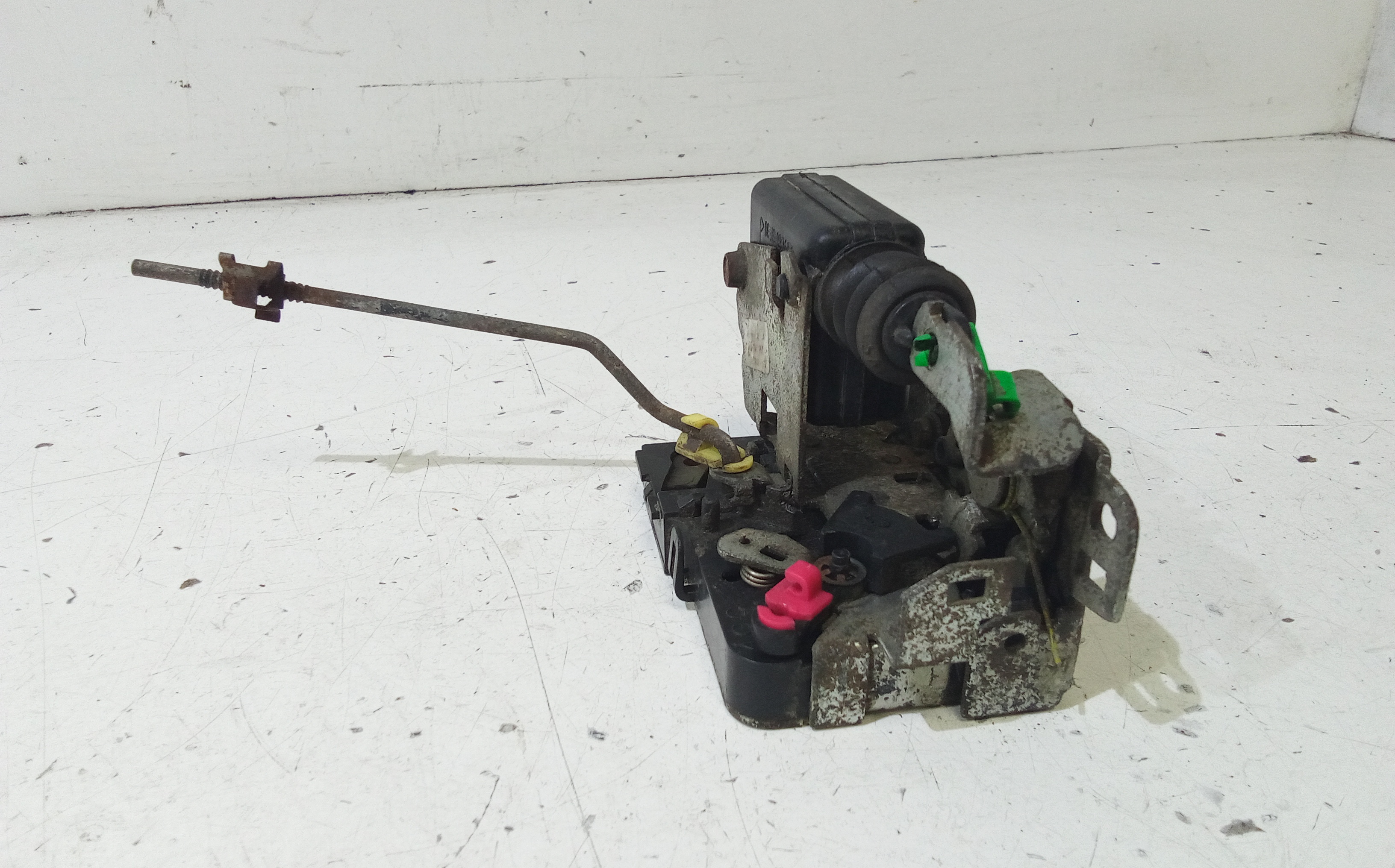 Serratura Anteriore Sinistra per Dacia Logan 1 Serie (2004 - 2008)