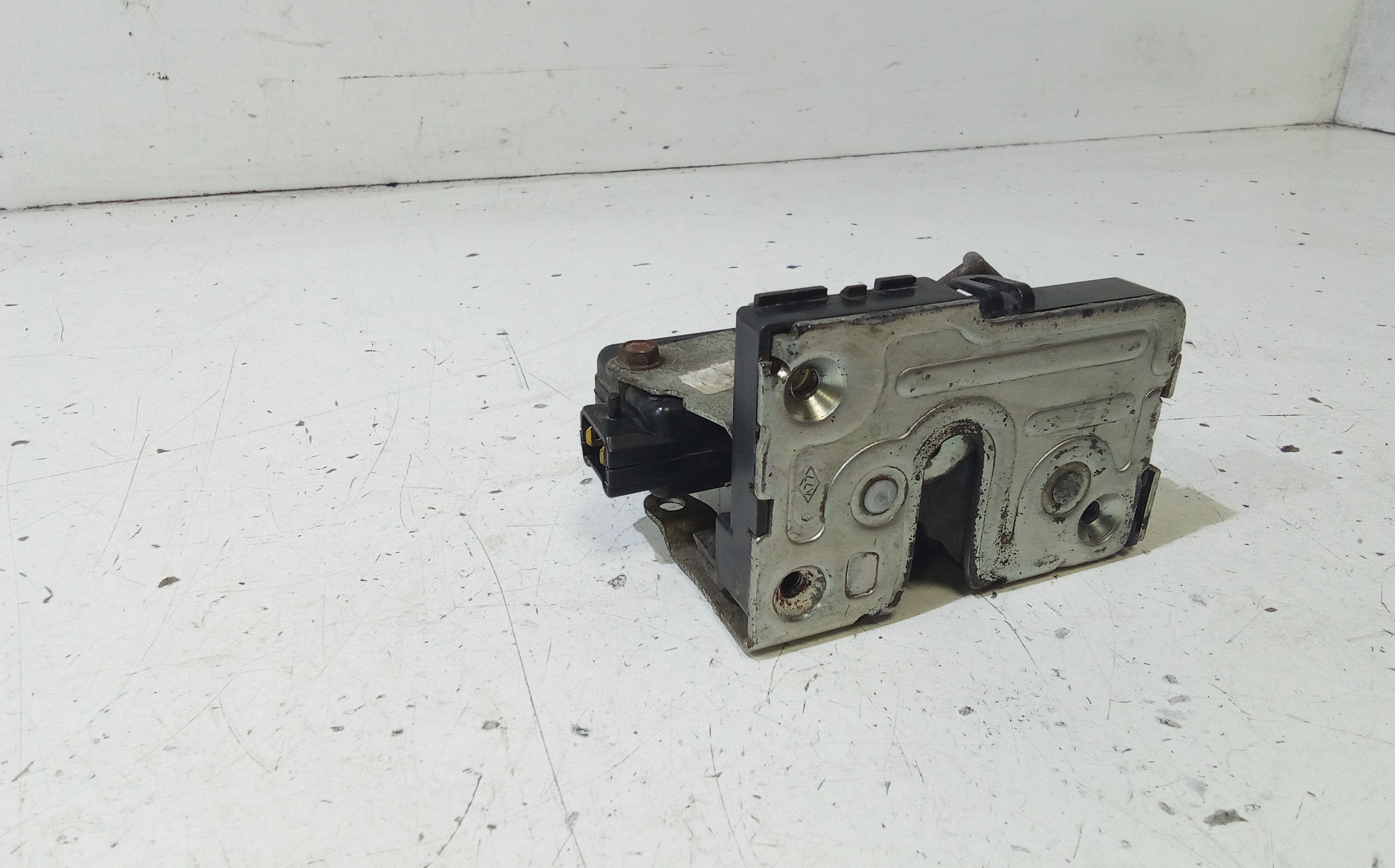 Serratura Anteriore Sinistra per Dacia Logan 1 Serie (2004 - 2008)