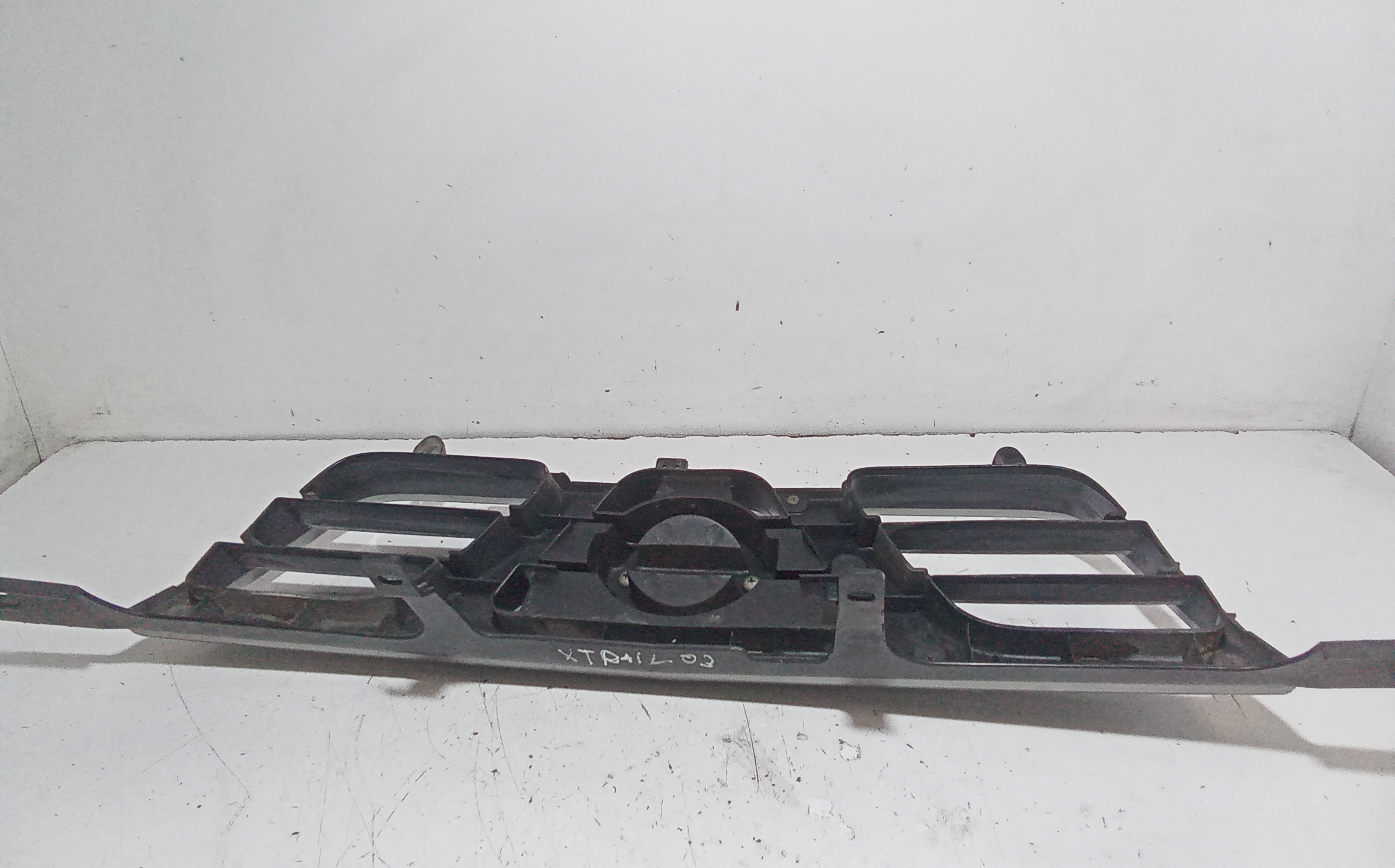 Griglia Anteriore per Nissan X-trail 1 Serie (2001 - 2007)