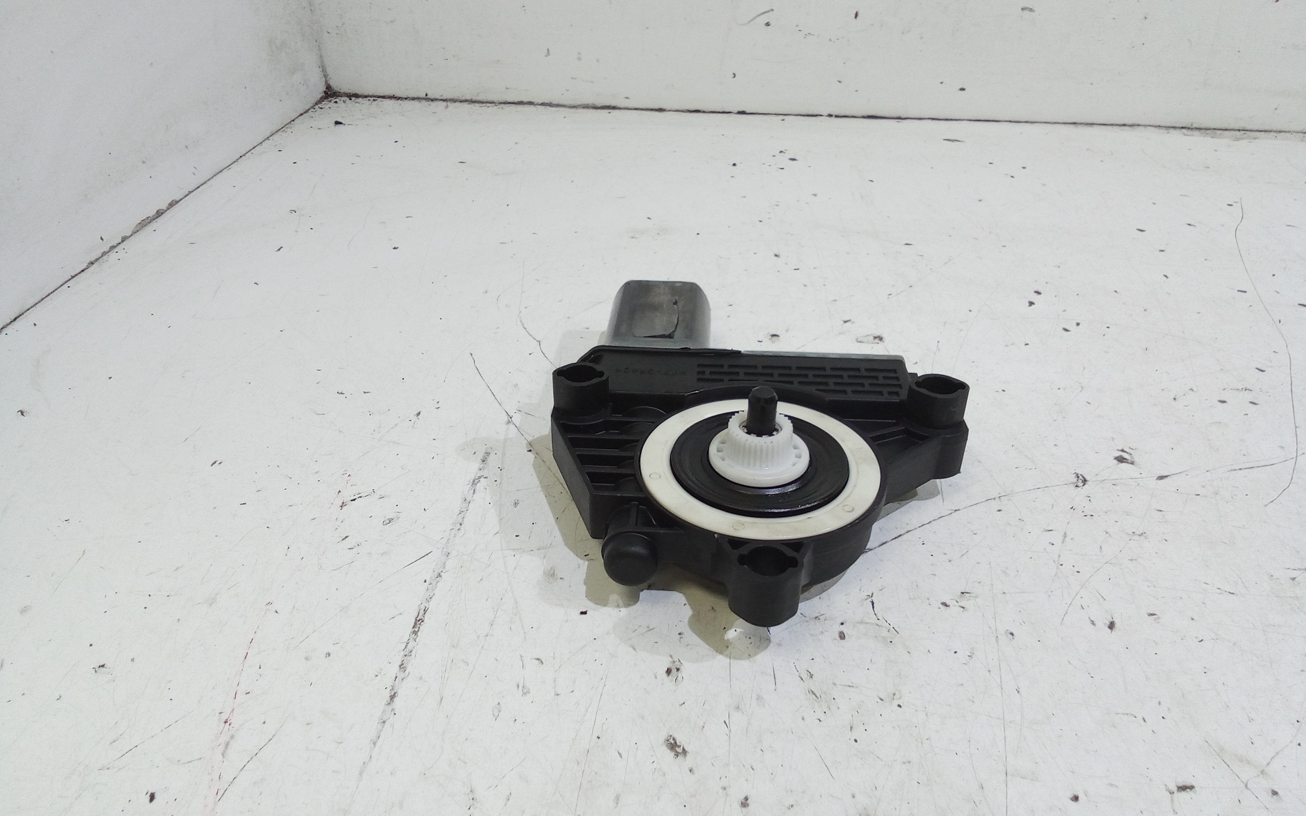 Motorino Alzavetro anteriore destra per Bmw Serie 1 F40 (19>) (2019 - In produzione)