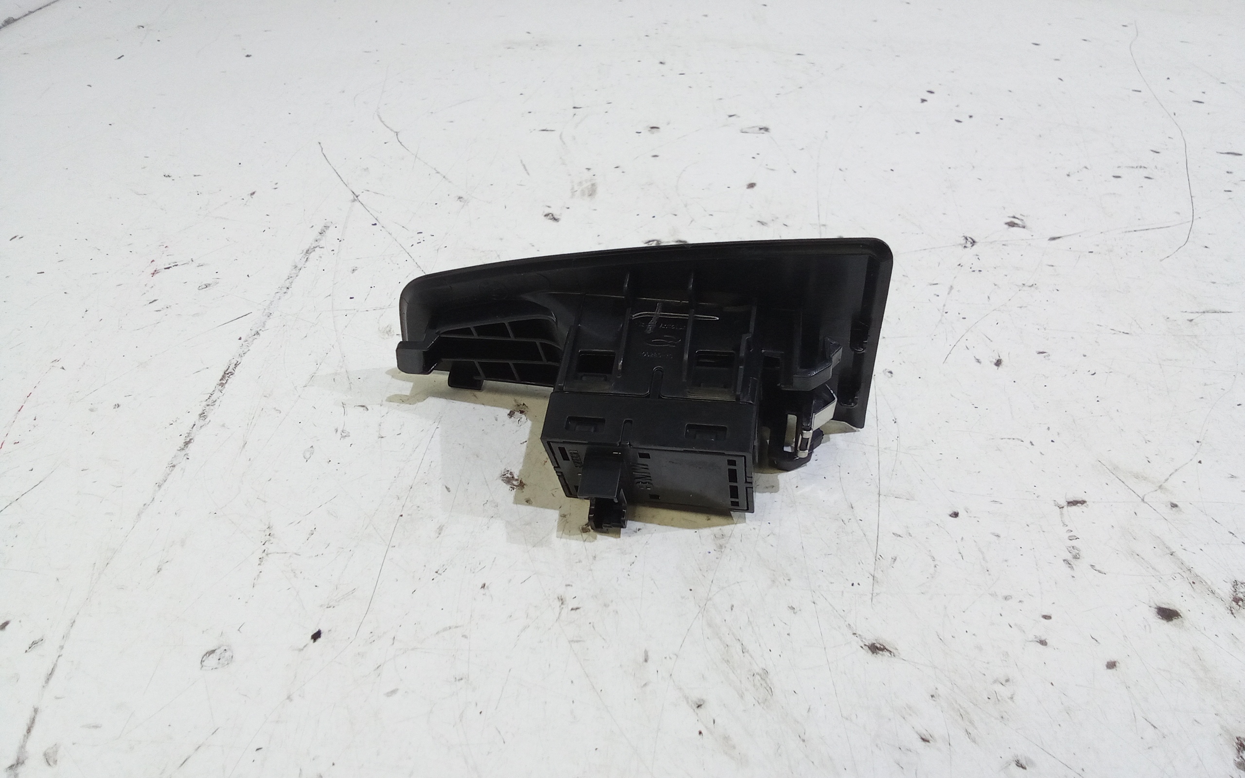 Pulsantiera Posteriore Destra per Bmw Serie 1 F40 (19>) (2019 - In produzione)