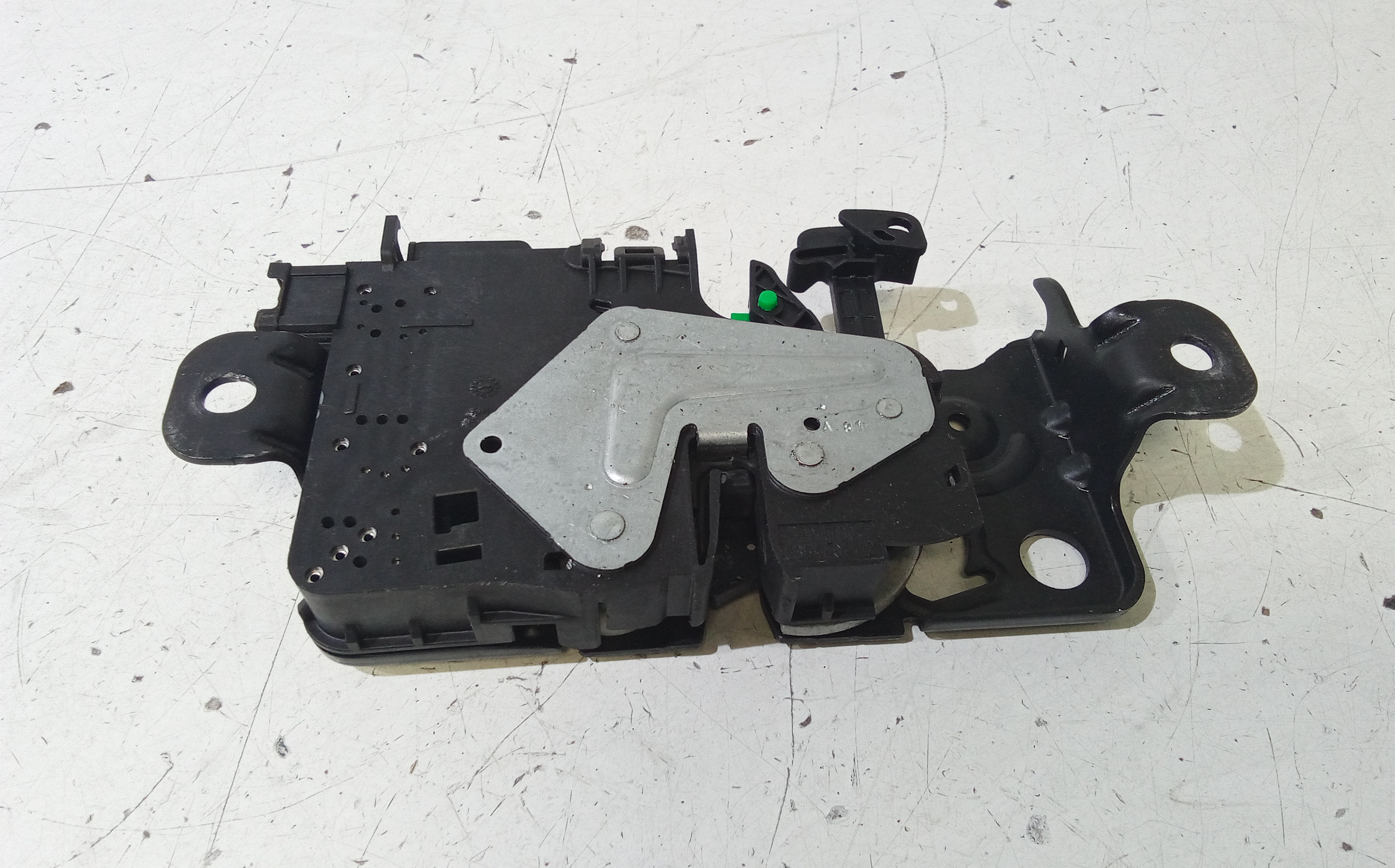 Serratura Cofano Posteriore per Bmw Serie 1 F40 (19>) (2019 - In produzione)