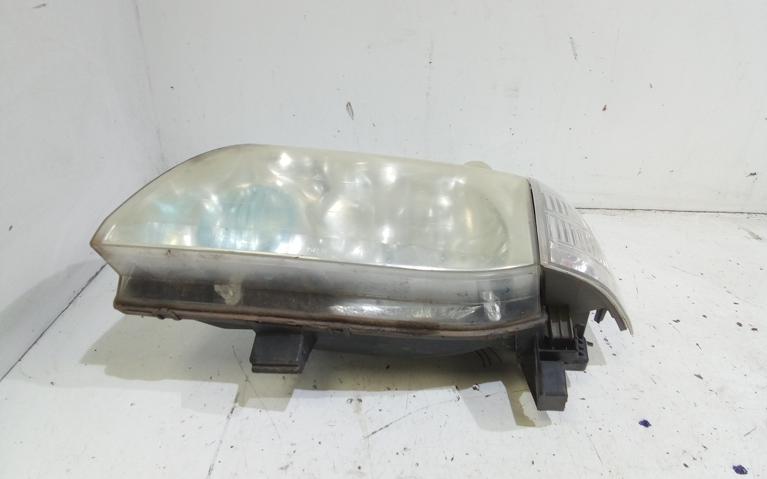 Faro anteriore Sinistro Guida per Nissan X-trail 1 Serie (2001 - 2007)
