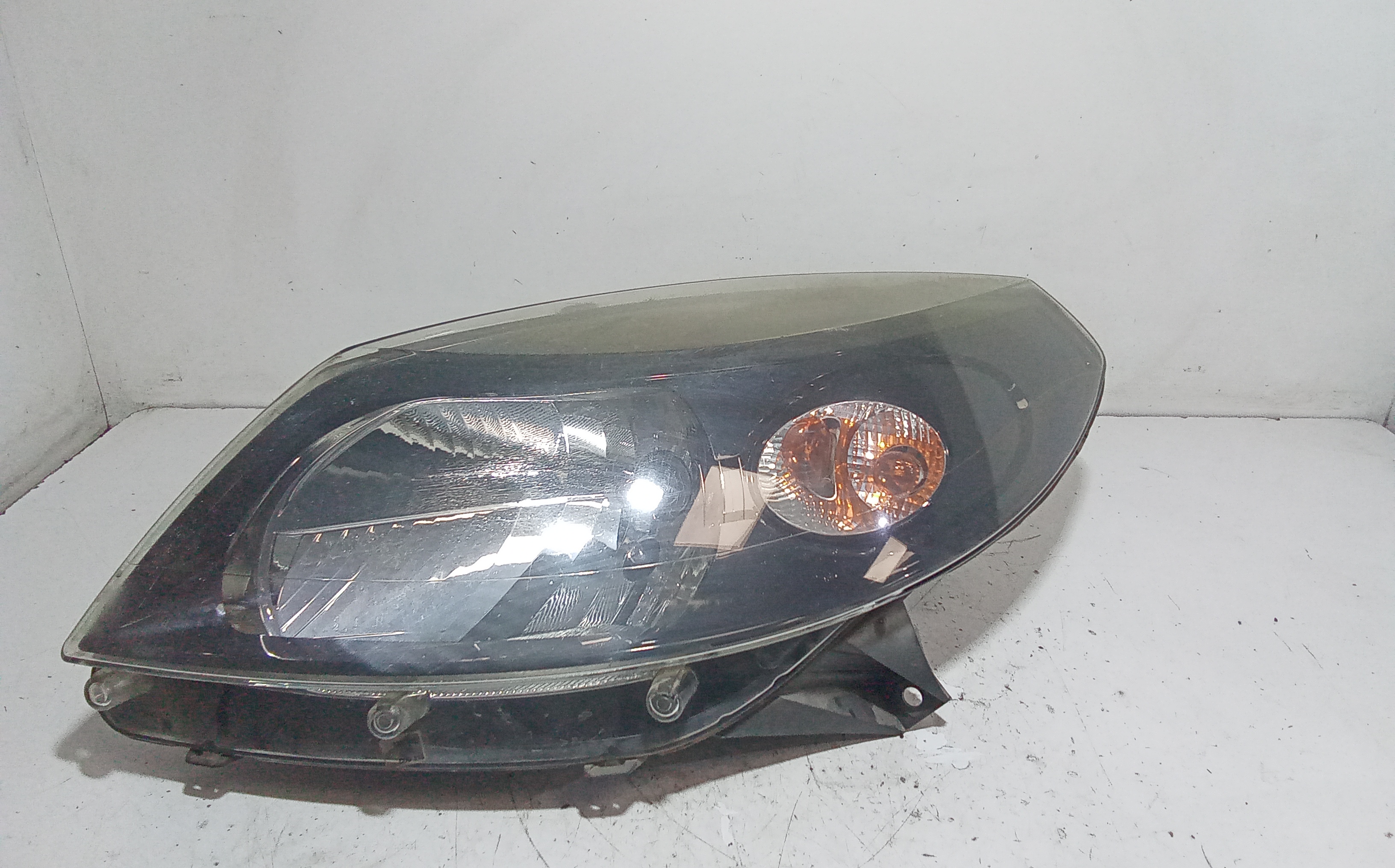 Faro anteriore Sinistro Guida per Dacia Sandero 1 Serie (2008 - 2012)