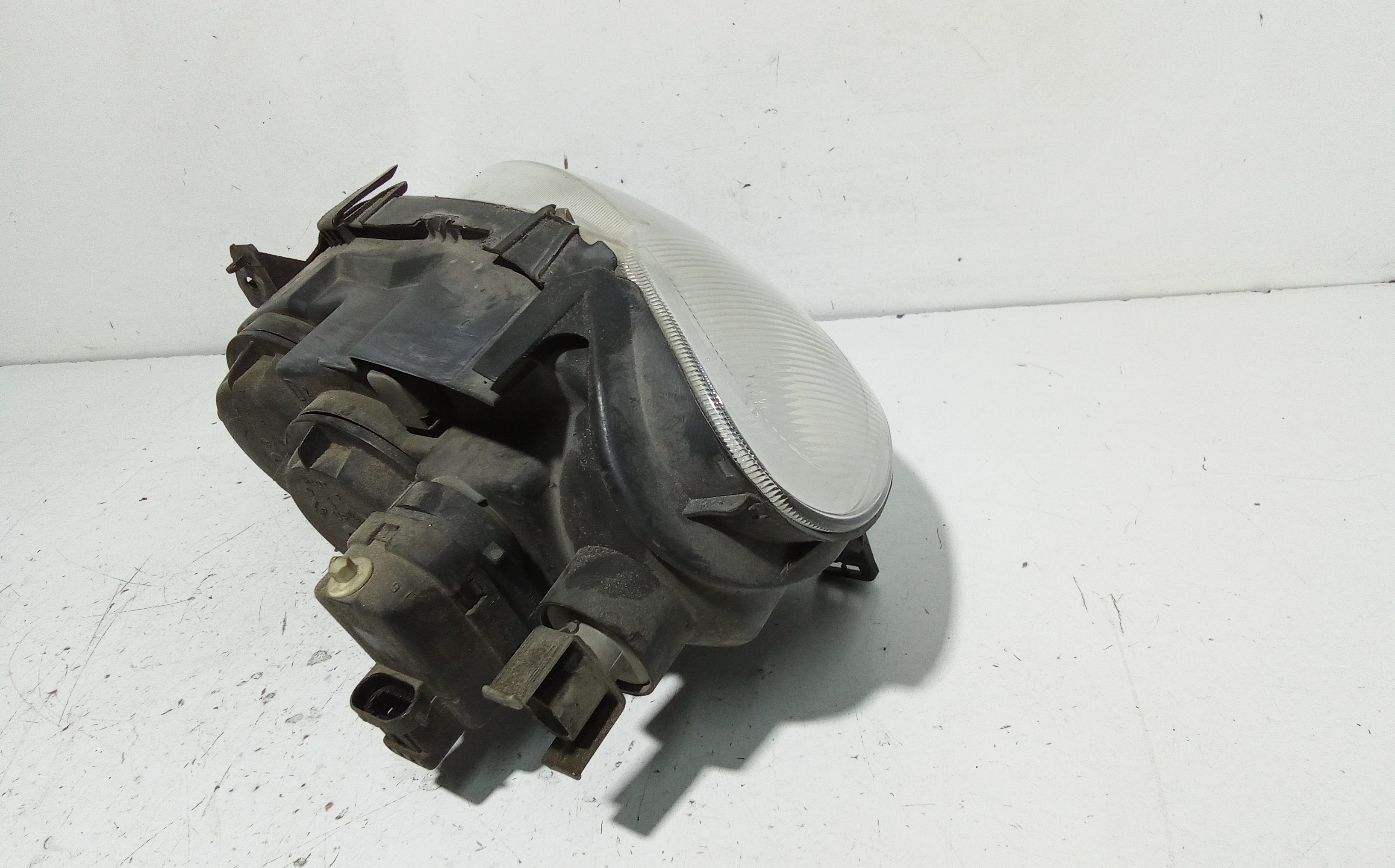 Faro anteriore Destro Passeggero per Renault Megane L Serie (99>02) (1999 - 2002)