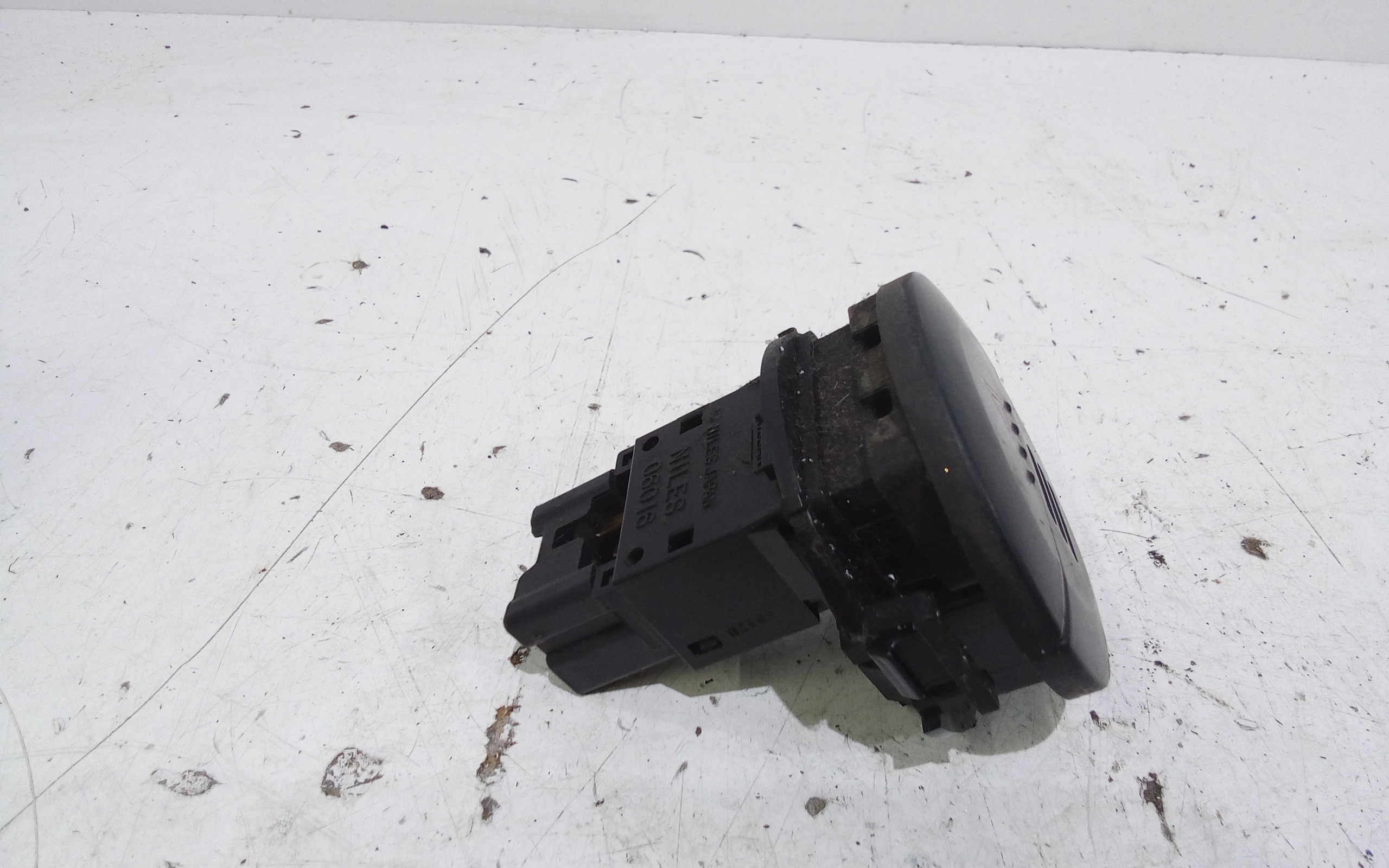 Pulsante luci di emergenza per Nissan X-trail 1 Serie (2001 - 2007)