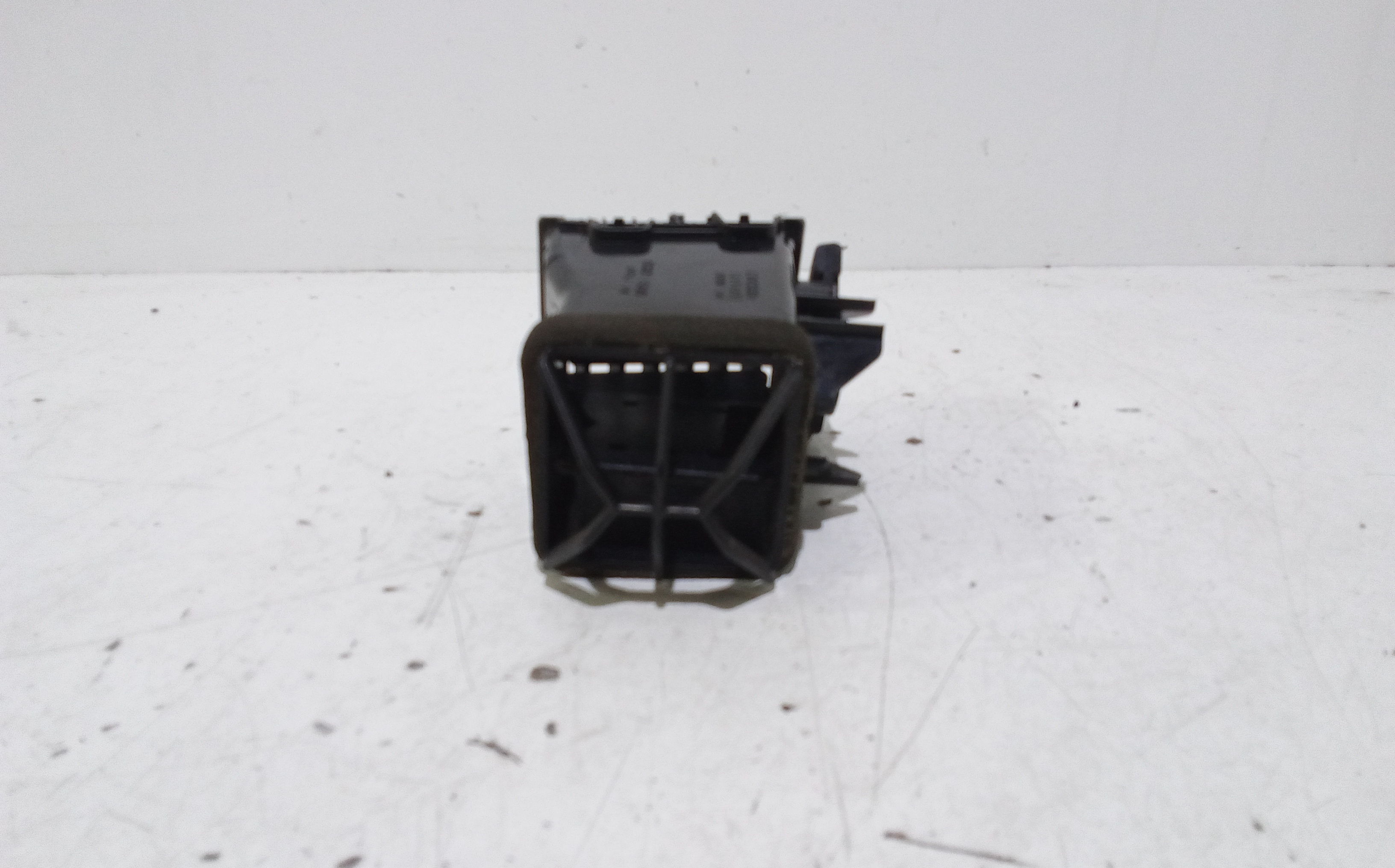 Bocchetta aria cruscotto lato guida per Nissan X-trail 1 Serie (2001 - 2007)