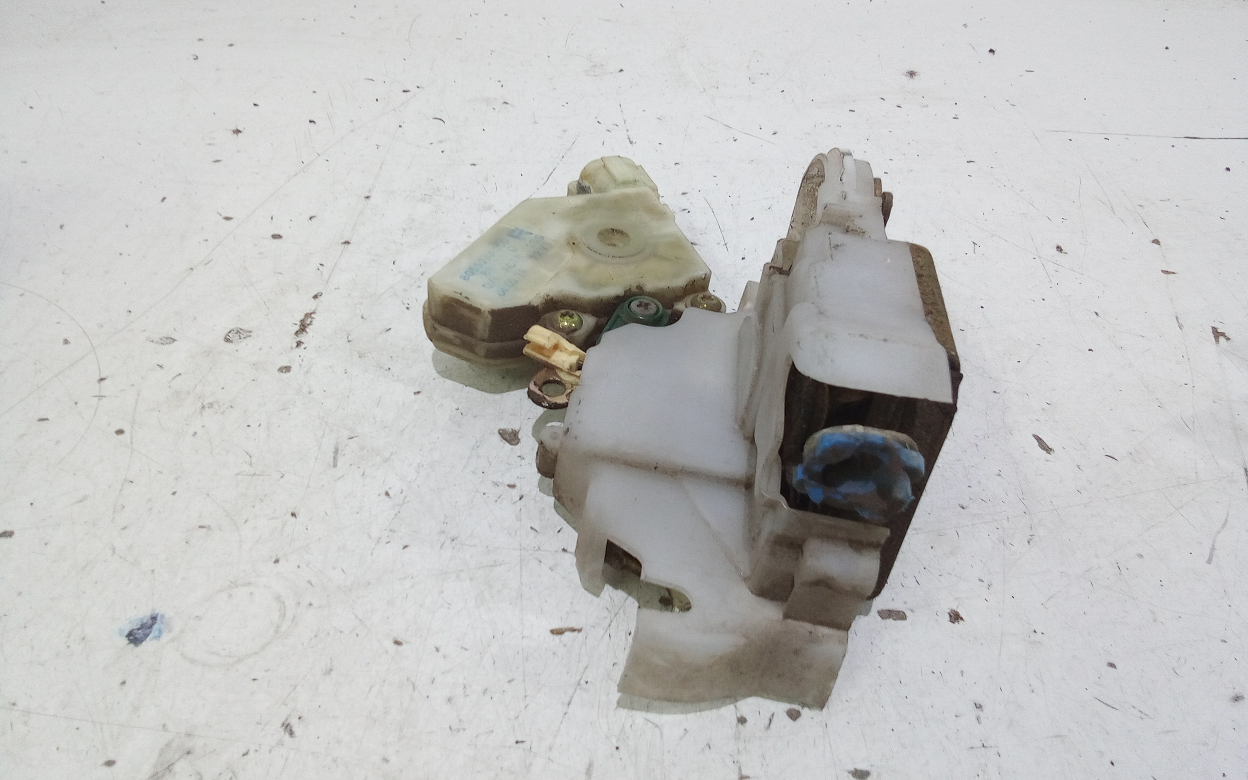 Serratura Anteriore Destra per Nissan X-trail 1 Serie (2001 - 2007)