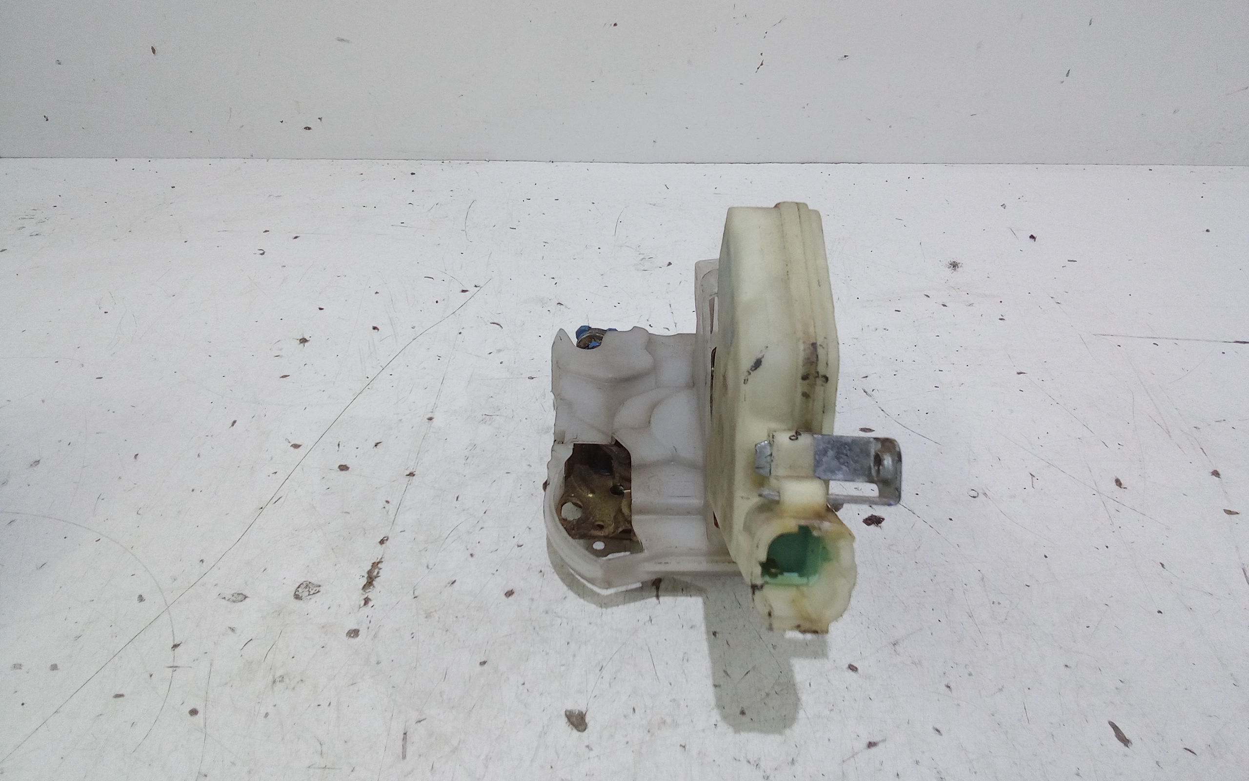 Serratura Anteriore Destra per Nissan X-trail 1 Serie (2001 - 2007)