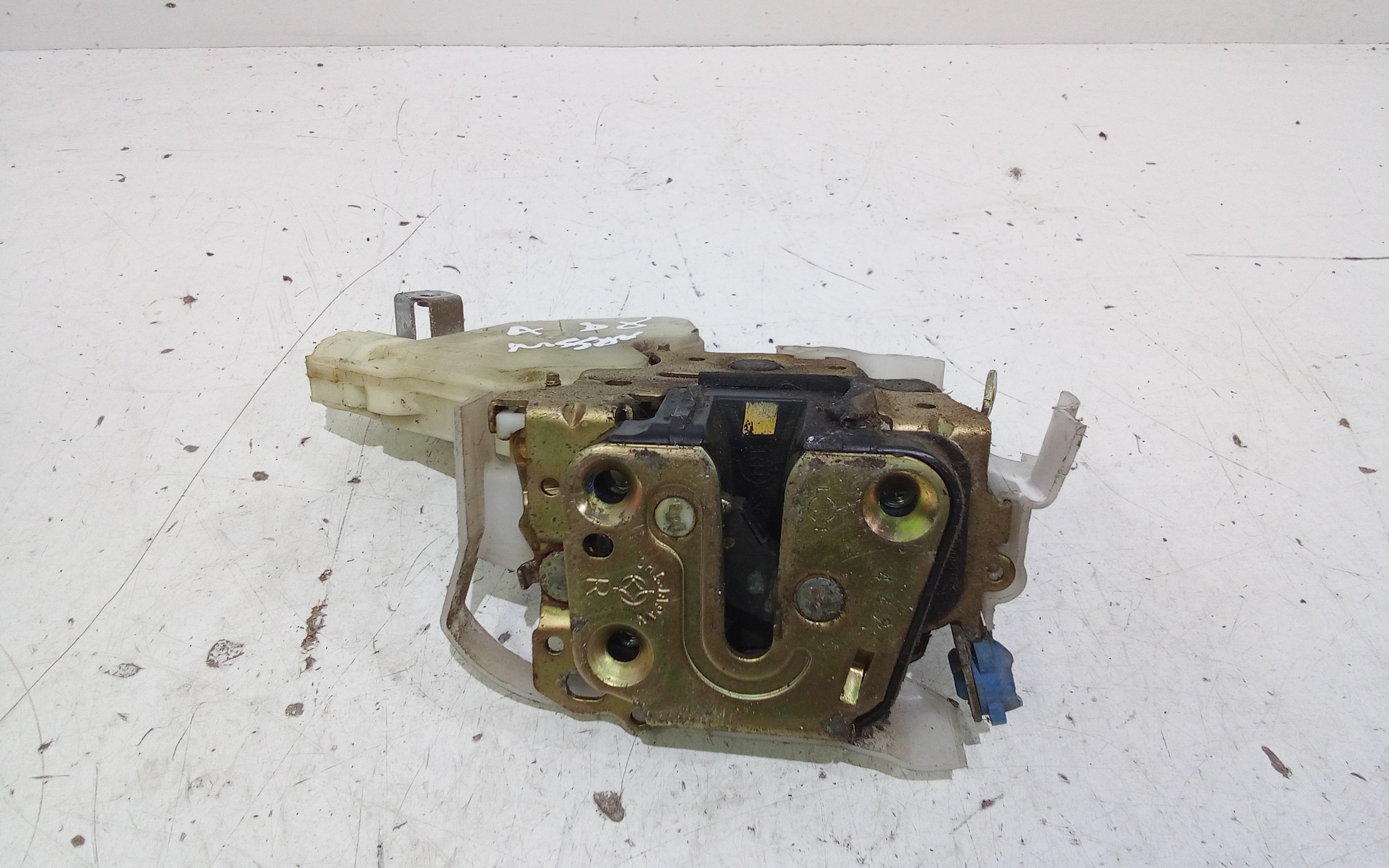 Serratura Anteriore Destra per Nissan X-trail 1 Serie (2001 - 2007)