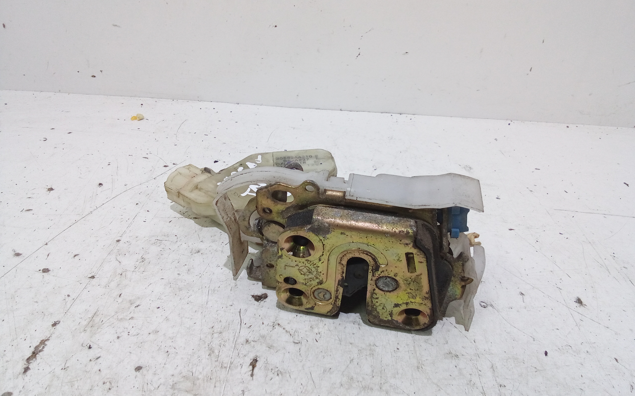 Serratura Anteriore Sinistra per Nissan X-trail 1 Serie (2001 - 2007)