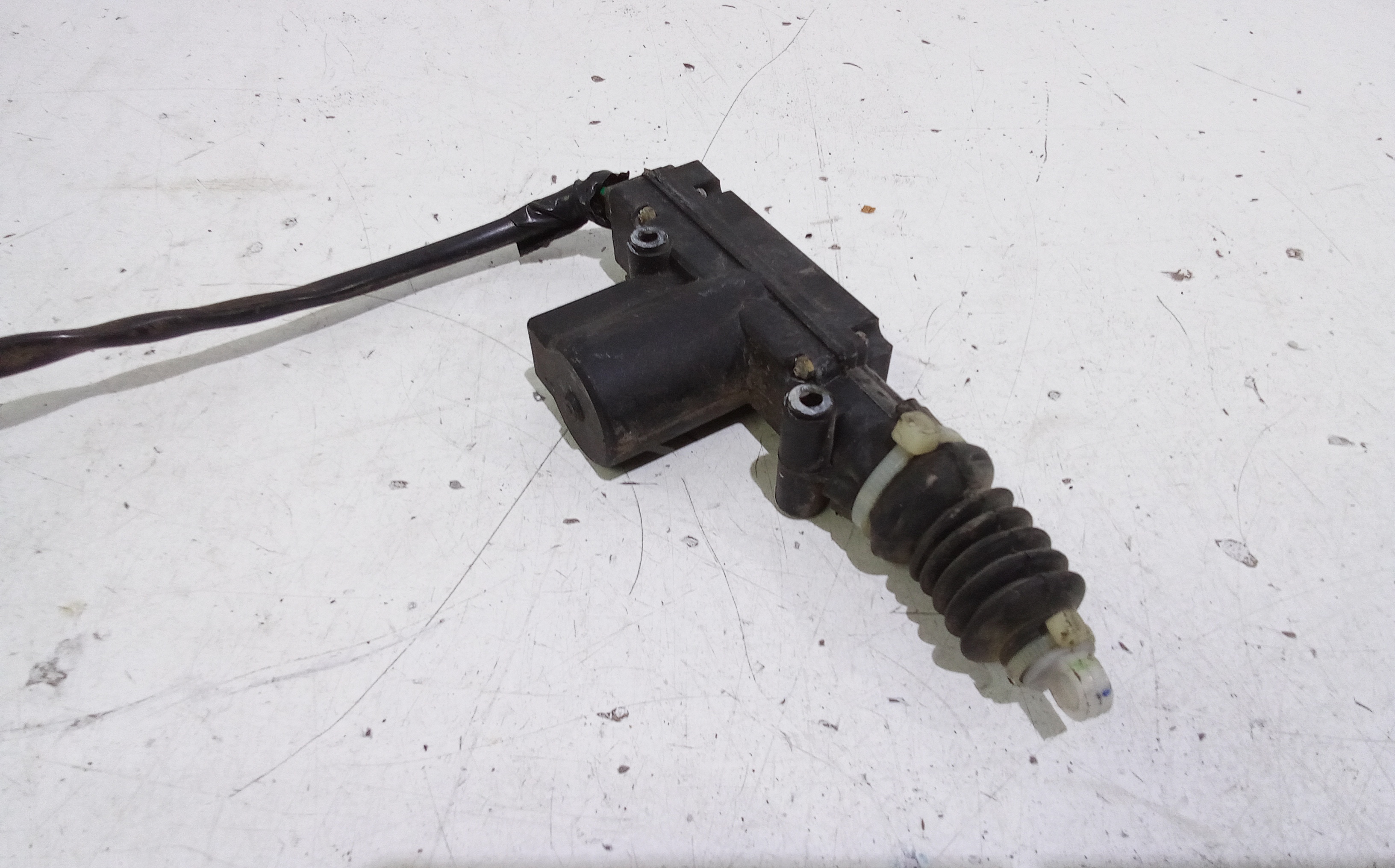 Attuatore porta portiera ant. sinistra per Tata Safari 1  Serie (1998 - 2006)