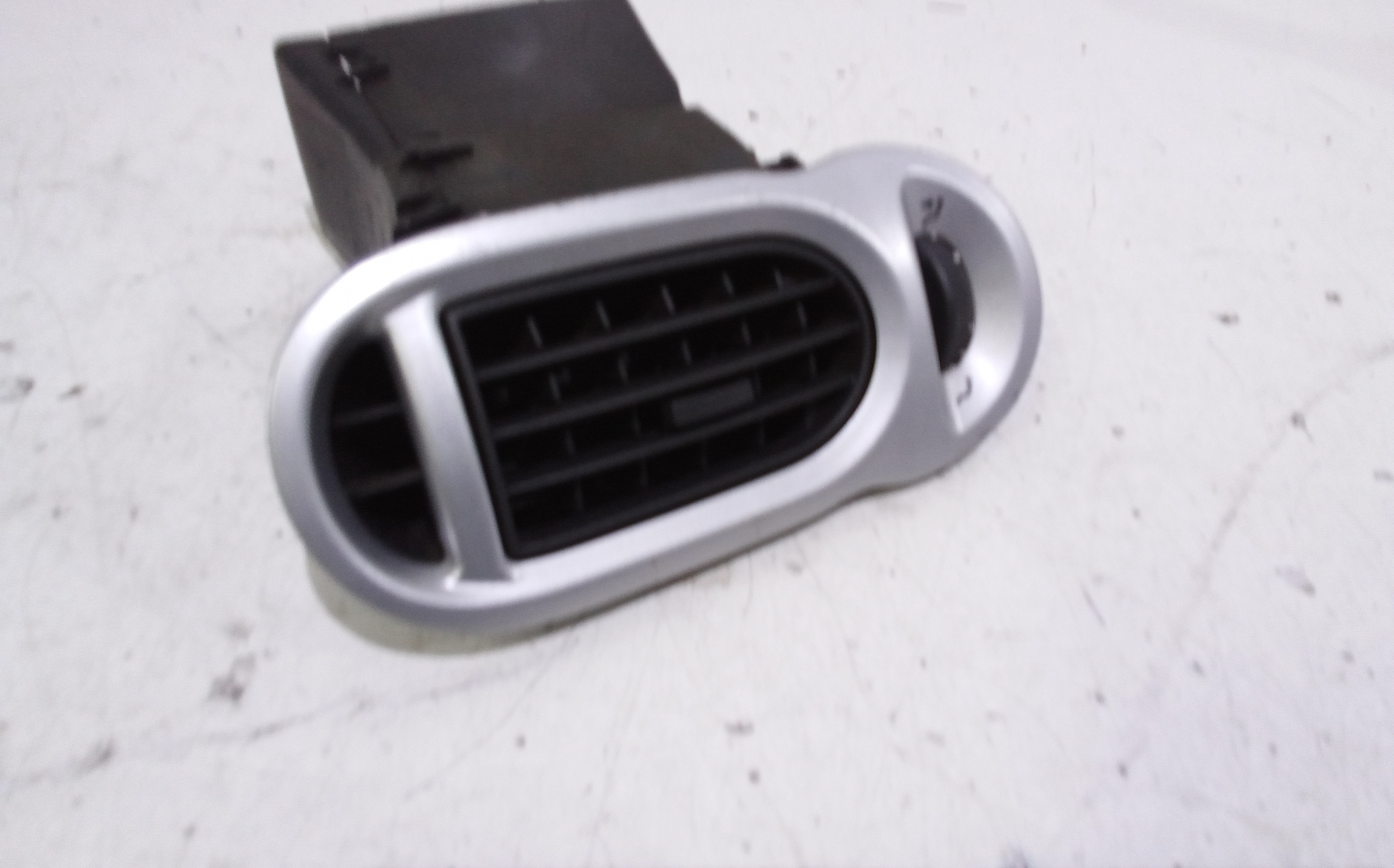 Bocchetta aria cruscotto lato passeggero per Renault Modus 2 Serie (2006 - In produzione)