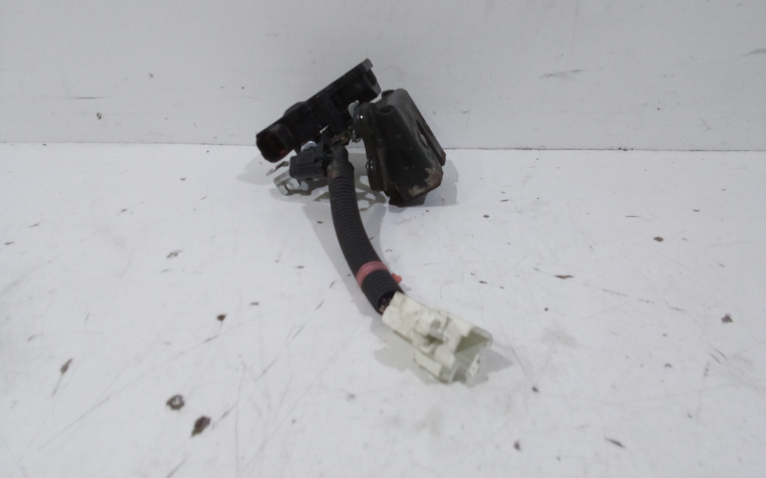 Serratura Cofano Posteriore per Toyota Corolla Berlina 2 Serie (2000 - 2002)