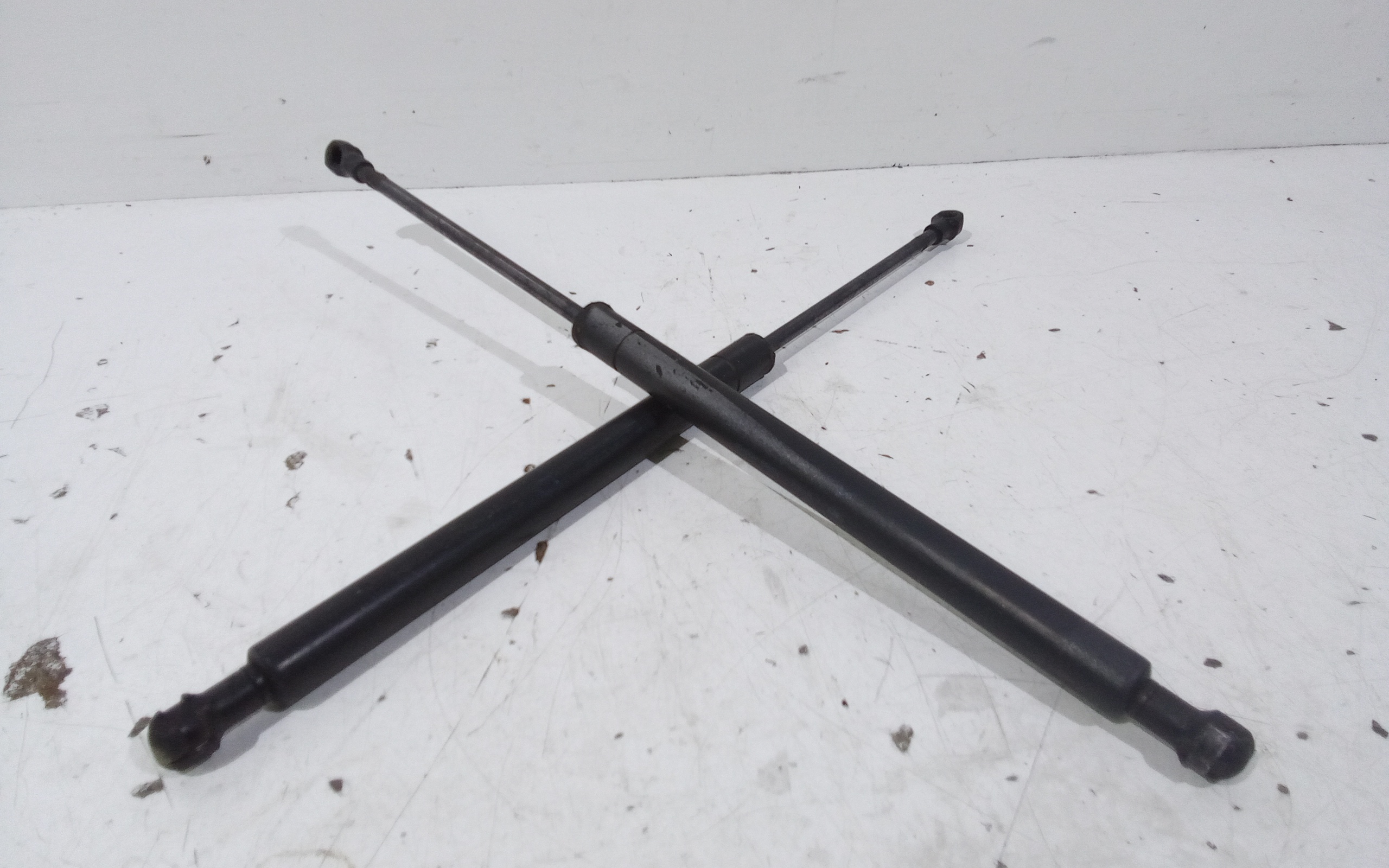 Pistoncini cofano Post. per Toyota Corolla Berlina 2 Serie (2000 - 2002)