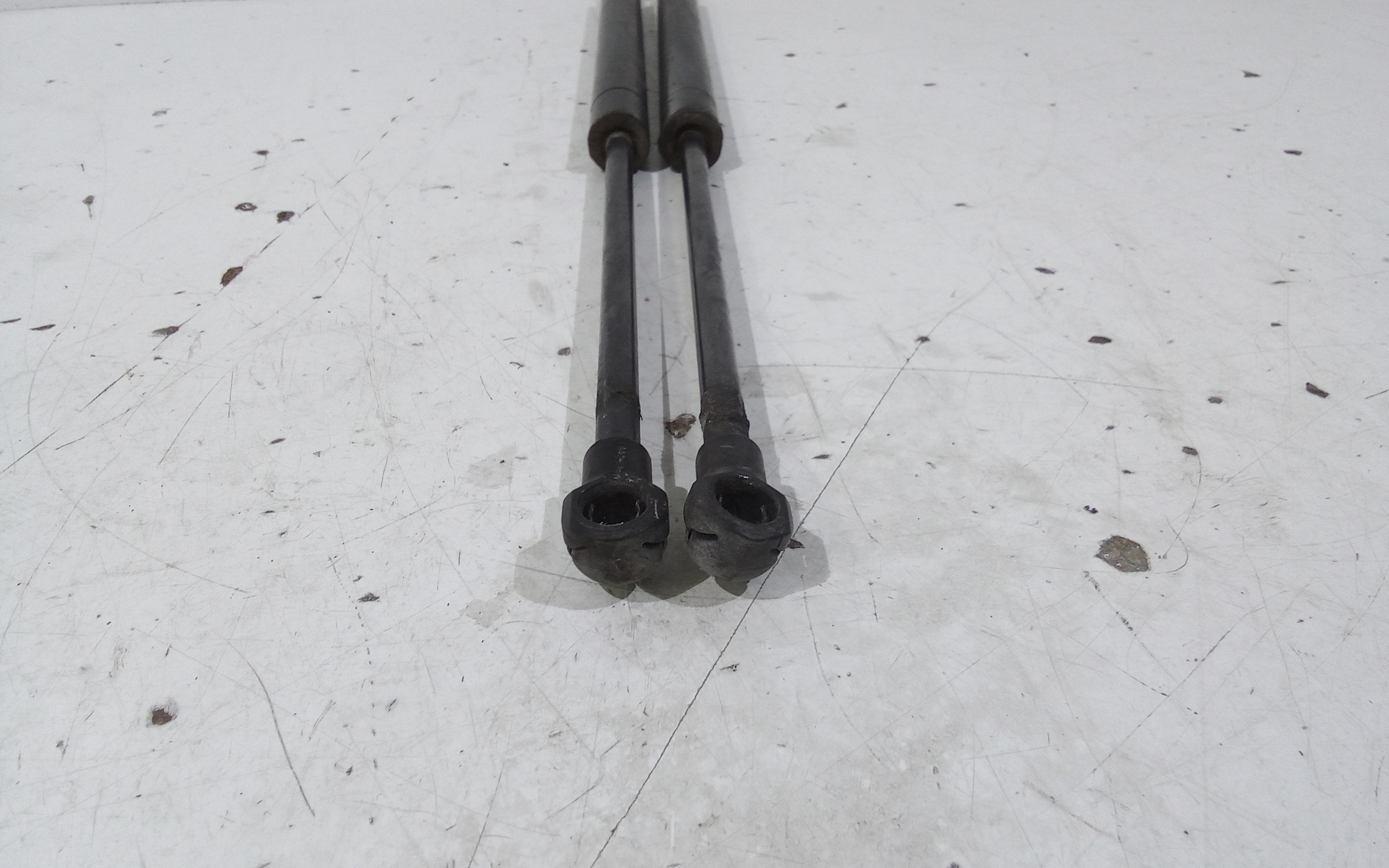 Pistoncini cofano Post. per Toyota Corolla Berlina 2 Serie (2000 - 2002)