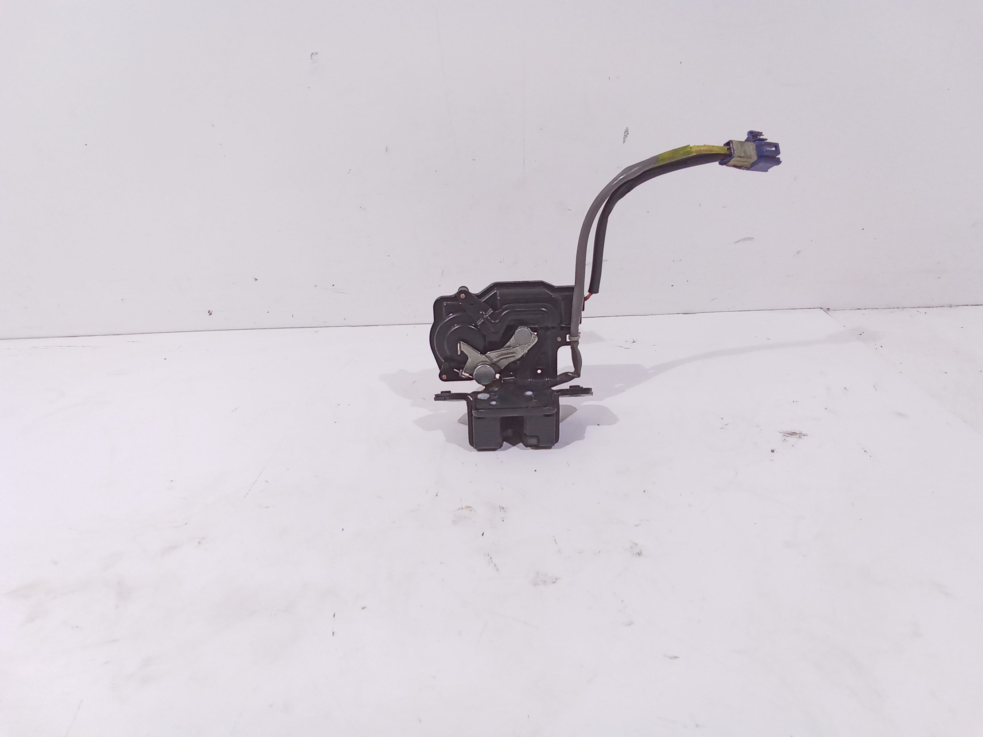 Serratura Cofano Posteriore per Toyota Corolla Verso 2 Serie (2004 - 2009)