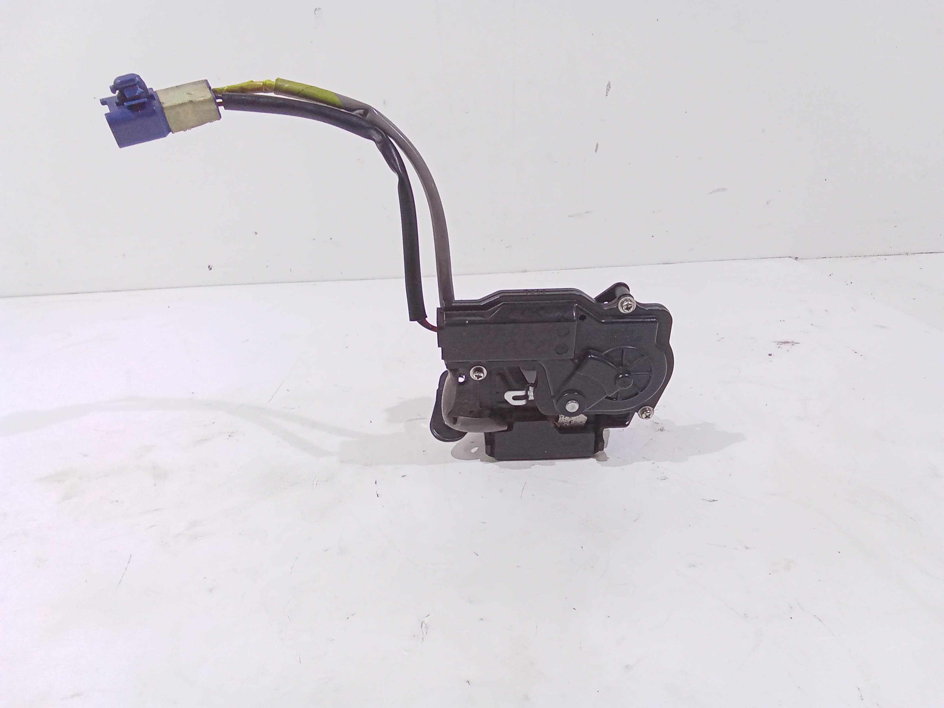 Serratura Cofano Posteriore per Toyota Corolla Verso 2 Serie (2004 - 2009)