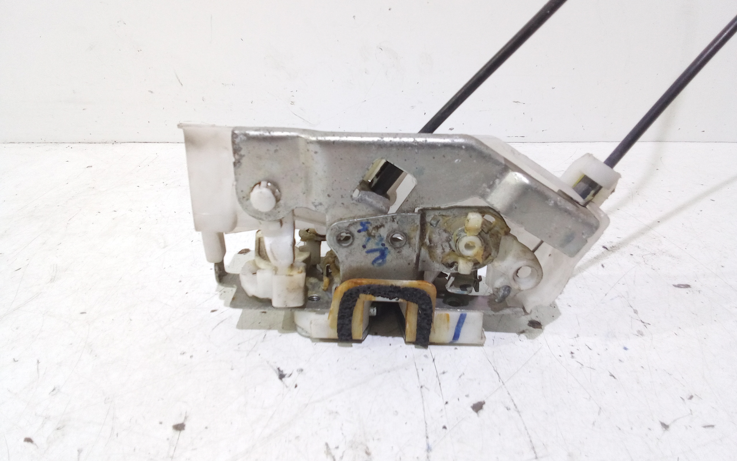 Serratura Anteriore Destra per Nissan Pixo 1 Serie (2009 - 2013)