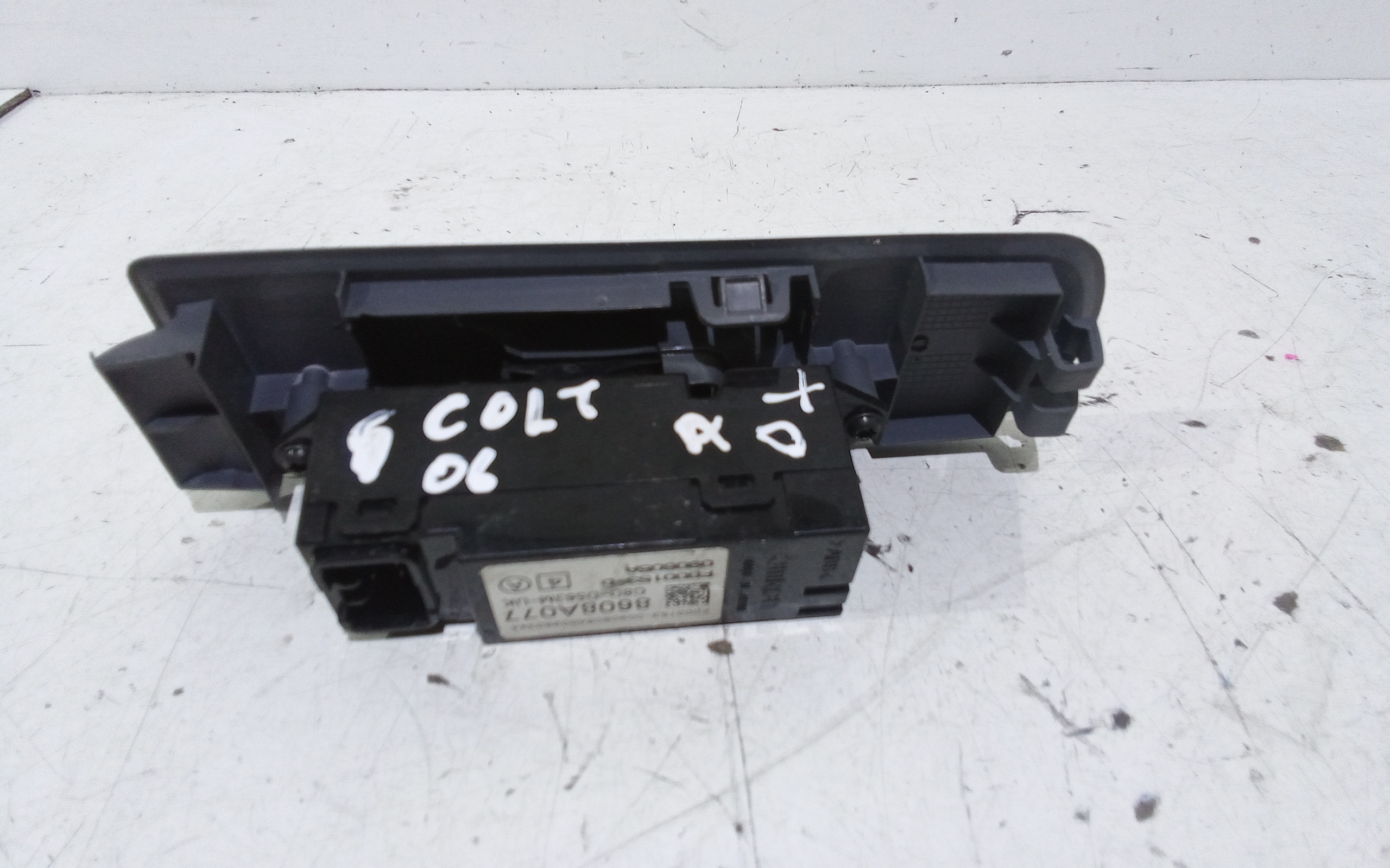 Pulsantiera Anteriore Destra Passeggero per Mitsubishi Colt Serie 5p (z) (06>12) (2006 - 2012)