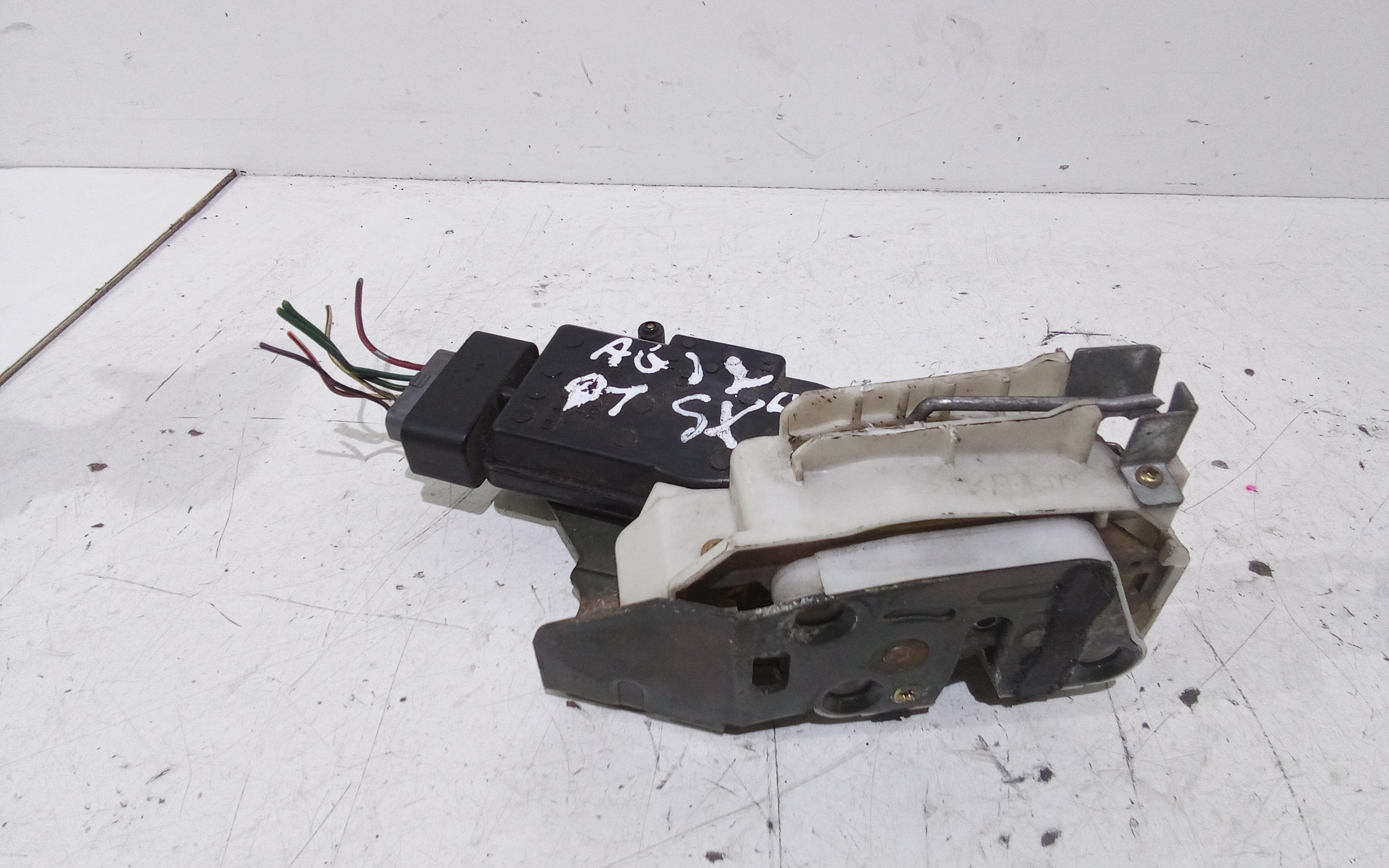 Serratura Anteriore Sinistra per Opel Agila 1 Serie (2000 - 2004)