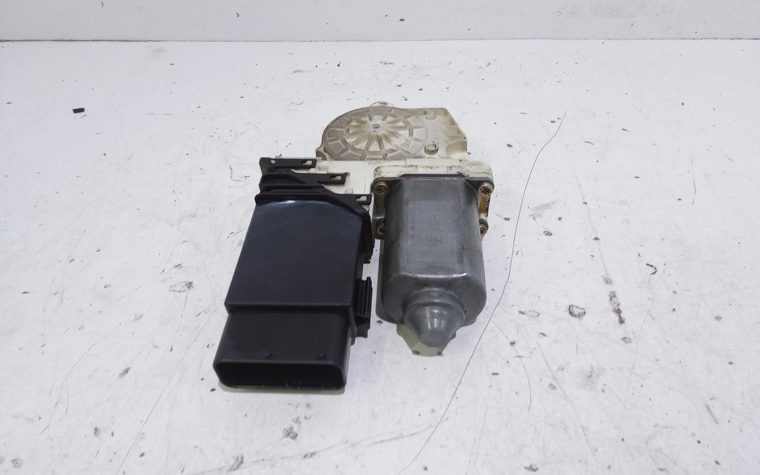 Motorino Alzavetro anteriore destra per Volkswagen Golf 4 Berlina (97>03) (1997 - 2003)