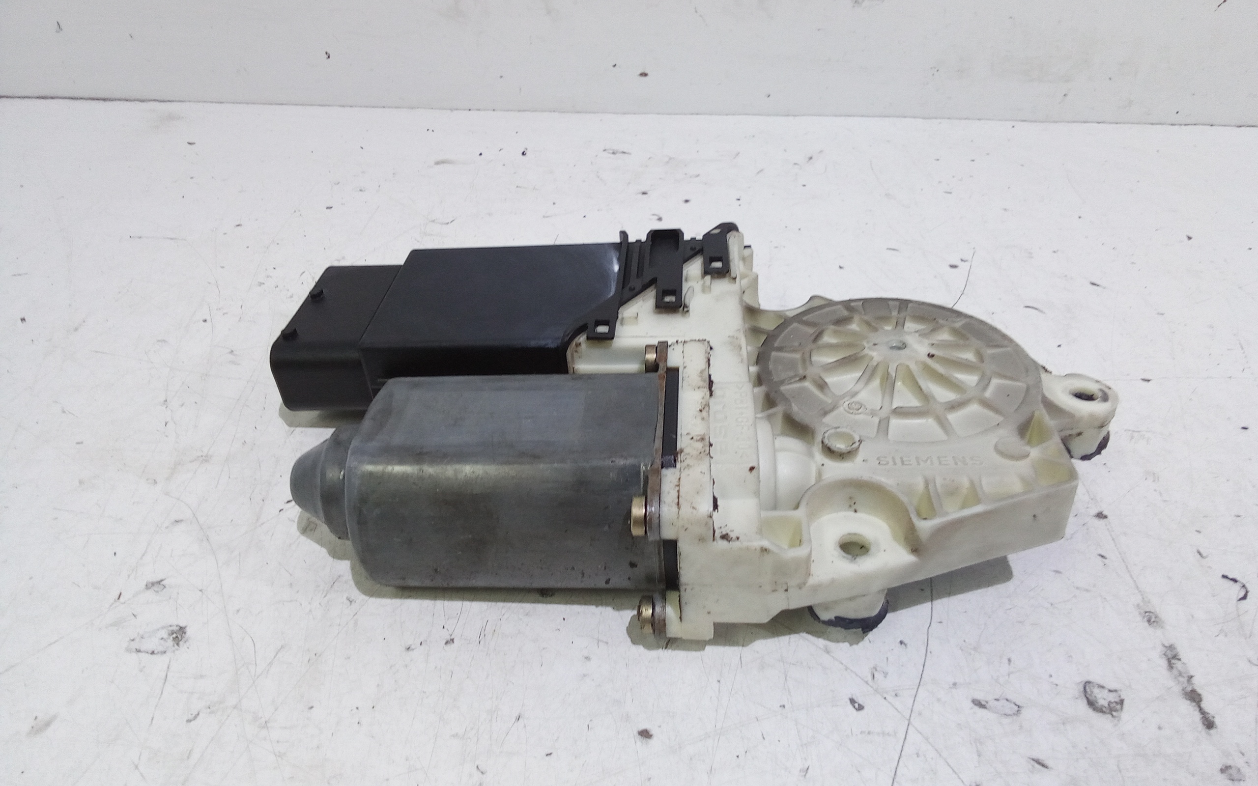 Motorino Alzavetro anteriore destra per Volkswagen Golf 4 Berlina (97>03) (1997 - 2003)