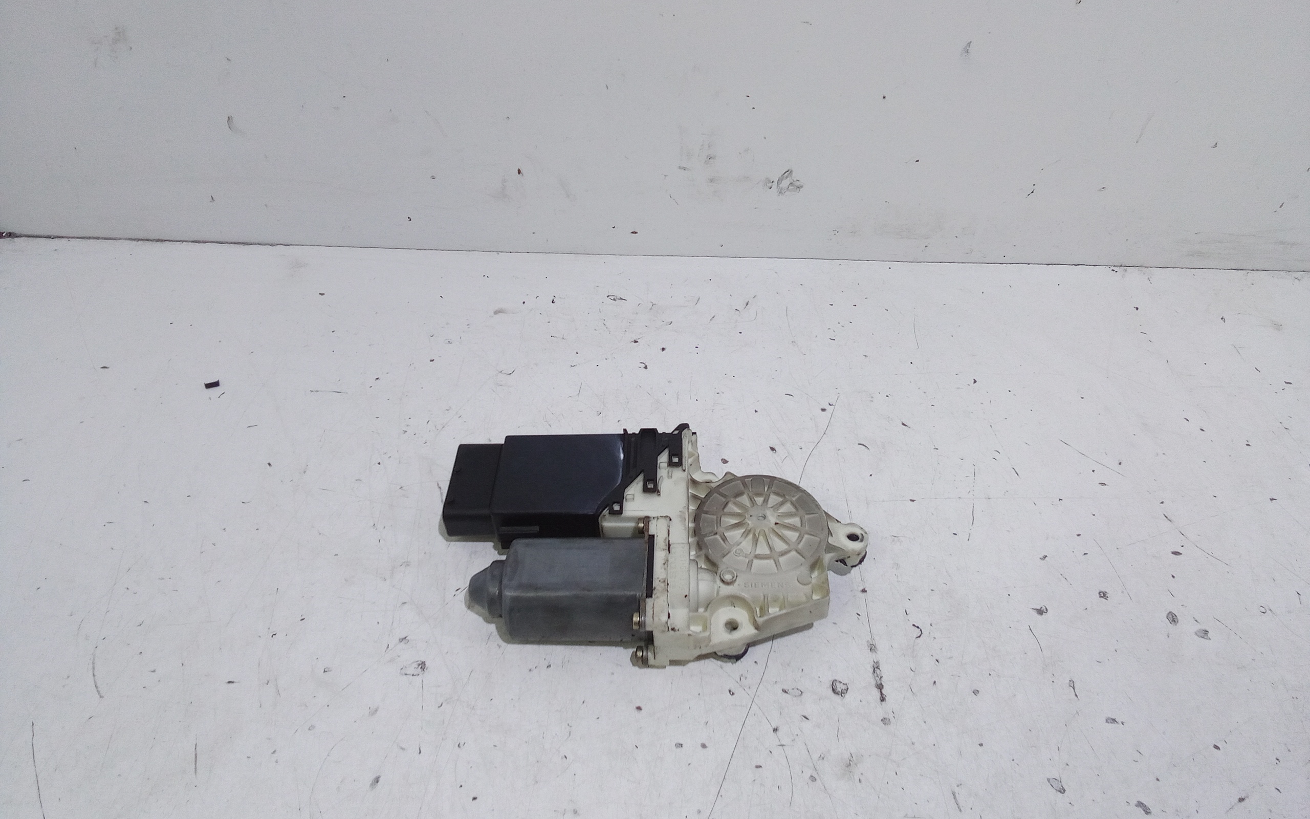 Motorino Alzavetro anteriore destra per Volkswagen Golf 4 Berlina (97>03) (1997 - 2003)