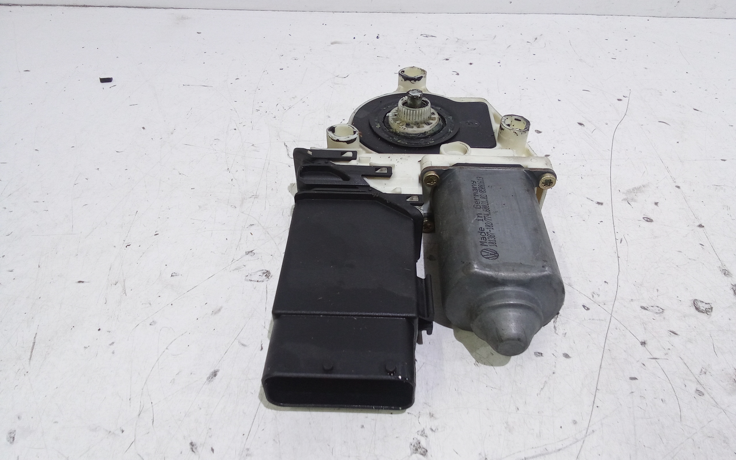 Motorino Alzavetro anteriore Sinistro per Volkswagen Golf 4 Berlina (97>03) (1997 - 2003)