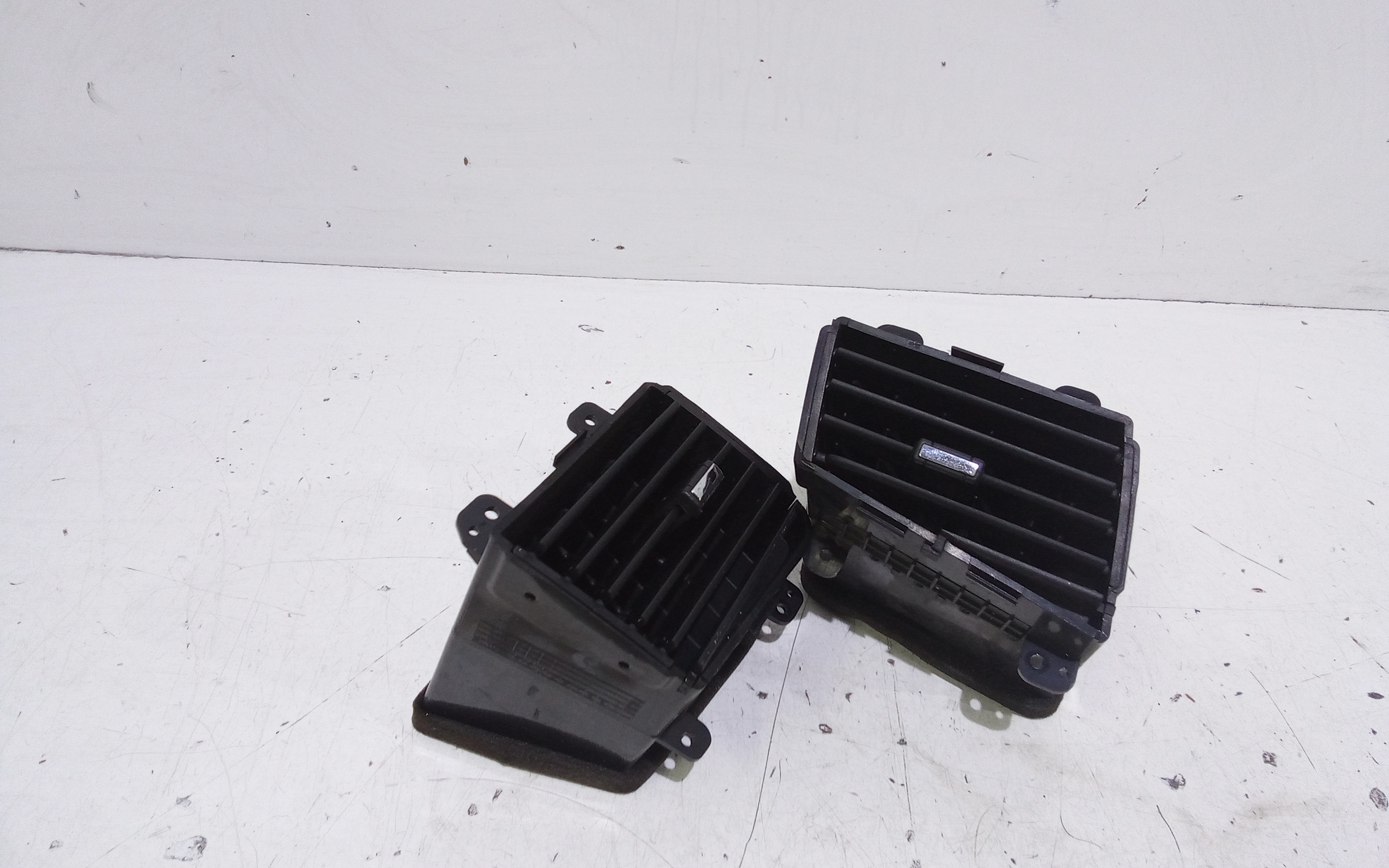 Bocchette Aria Centrale per Ssangyong Kyron 1 Serie (2005 - 2007)