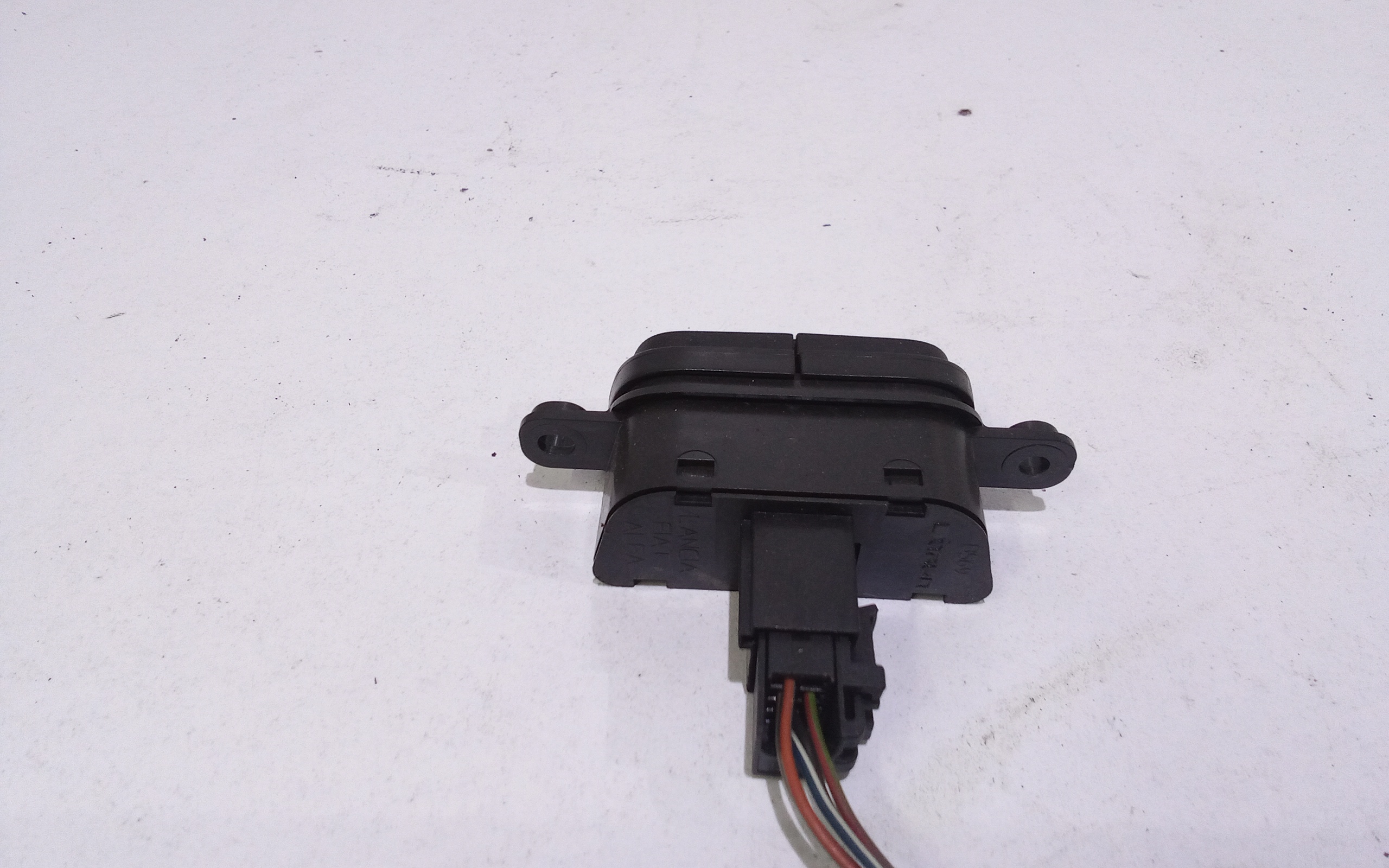 Pulsante luci di emergenza per Alfa Romeo Mito Serie (955_) (08>) (2008 - In produzione)