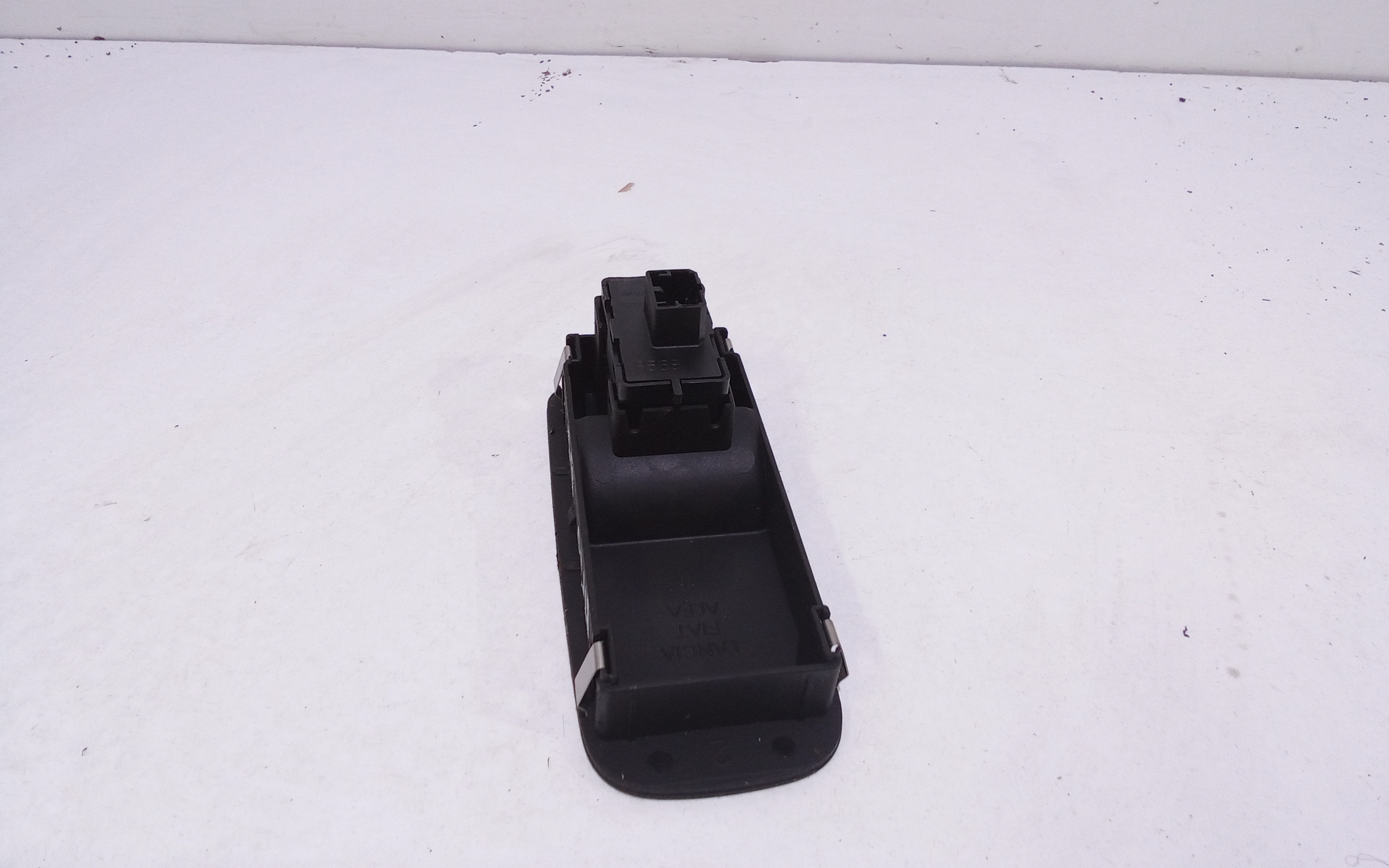 Pulsantiera Anteriore Destra Passeggero per Alfa Romeo Mito Serie (955_) (08>) (2008 - In produzione)