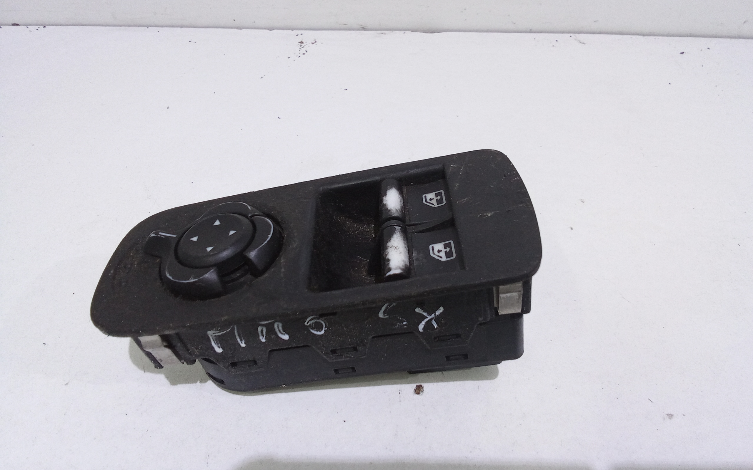 Pulsantiera anteriore sinistra Guida per Alfa Romeo Mito Serie (955_) (08>) (2008 - In produzione)