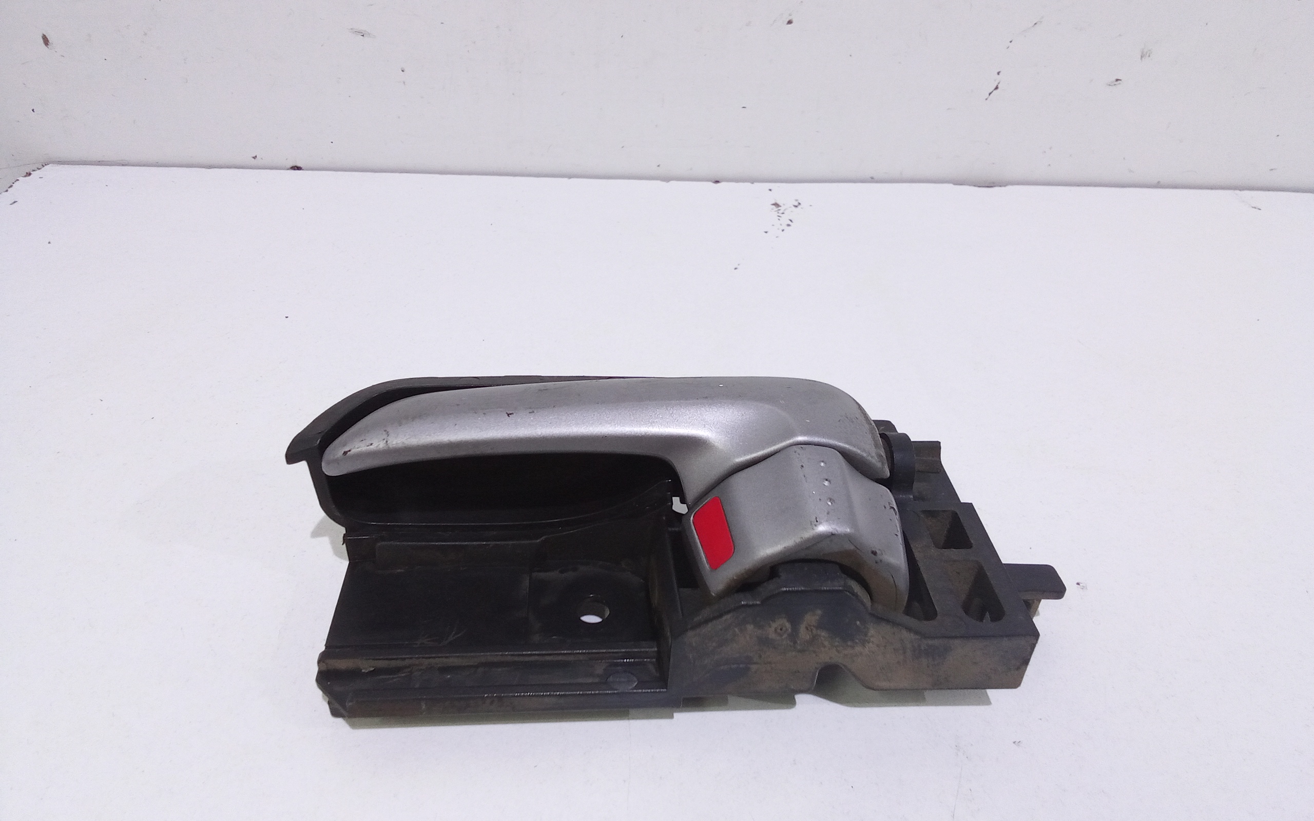 Maniglia interna posteriore sinistra Suzuki Swift 4 Serie (04>10)