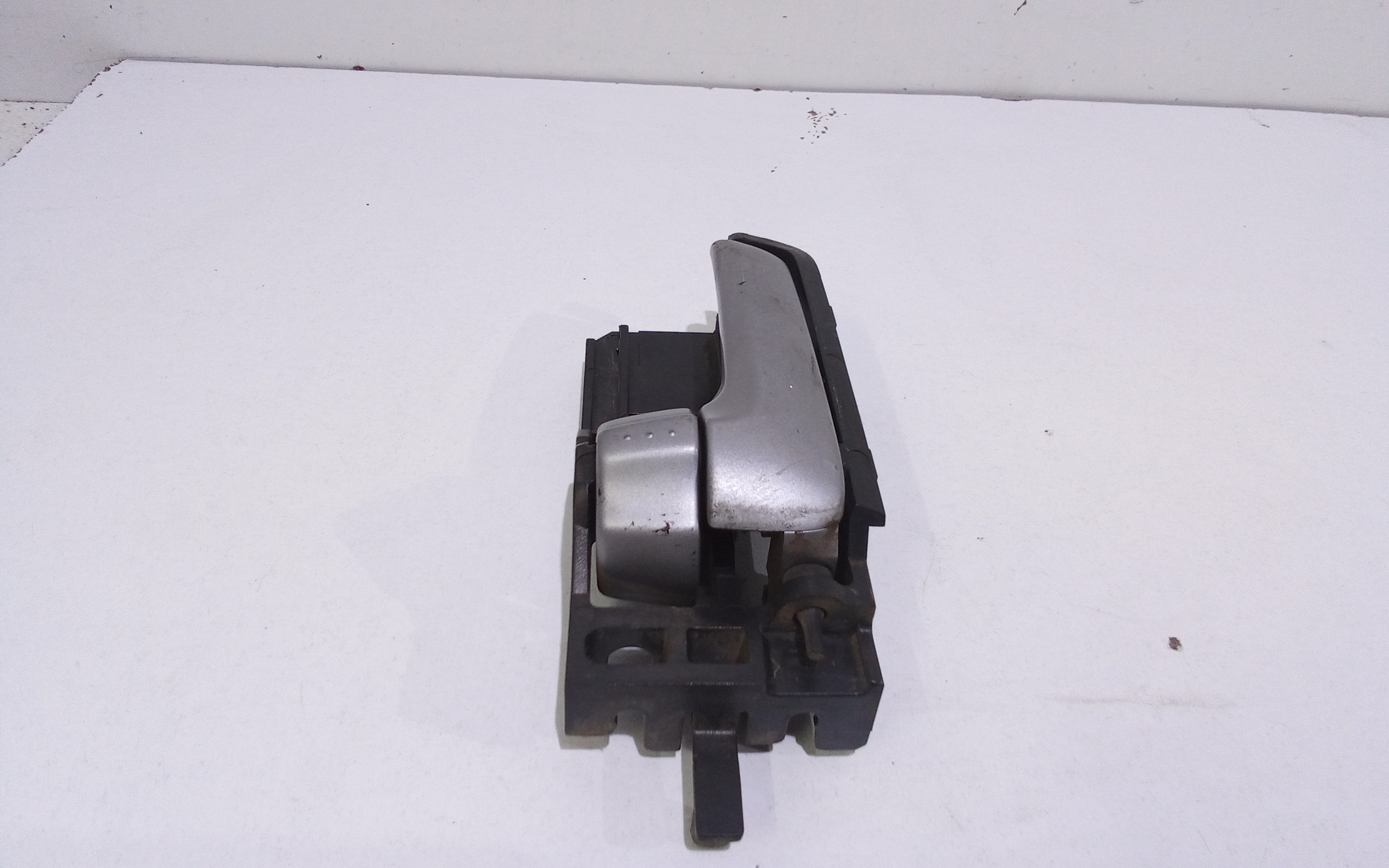 Maniglia interna posteriore sinistra Suzuki Swift 4 Serie (04>10)